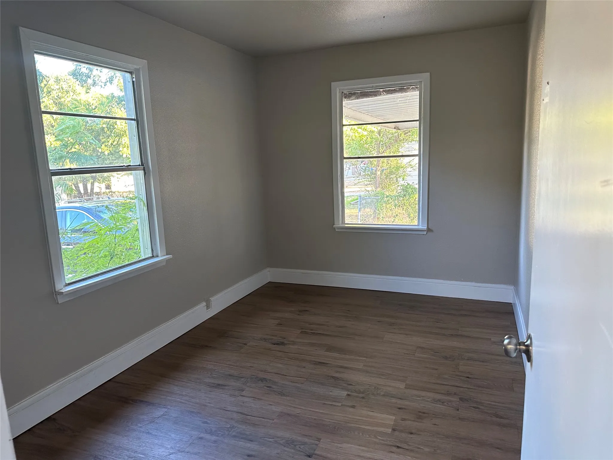 Single Family Residence For Sale in Tarrant County , 137 Lynn Drive, Azle, Texas 76020, 2 Bedroom, 1 Bathroom, Garage spaces, 698 Sqft, built in 1965, mls#21383913, Real Estate Agent in Azle, Homes For Sale in Tarrant county, Homes For Sale in Azle, Realtor in Azle Texas, Real Estate Brokerage Independent Realty Texas, Luminita Cordes Realtor