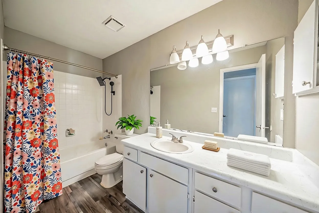 Upstairs Bathroom - Picture has been virtually staged