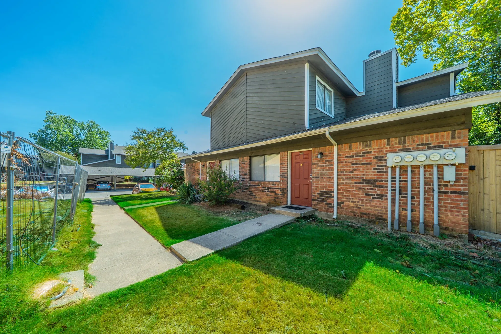 Condominium For Sale in Tarrant County , 1122 Millview Drive 1503, Arlington, Texas 76012, 3 Bedroom, 2 Bathroom, Garage spaces, 1,199 Sqft, built in 1984, mls#21383914, Real Estate Agent in Arlington, Homes For Sale in Tarrant county, Homes For Sale in Arlington, Realtor in Arlington Texas, Real Estate Brokerage Independent Realty Texas, Luminita Cordes Realtor