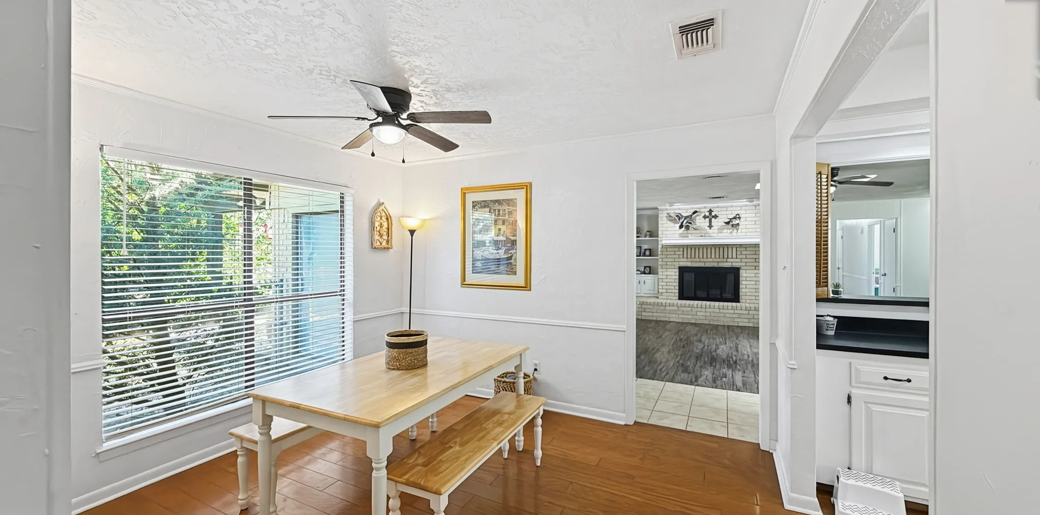 Single Family Residence For Sale in Hood County , 9012 Bontura Road, Granbury, Texas 76049, 3 Bedroom, 3 Bathroom, 2 Garage spaces, 2,383 Sqft, built in 1980, mls#21383916, Real Estate Agent in Granbury, Homes For Sale in Hood county, Homes For Sale in Granbury, Realtor in Granbury Texas, Real Estate Brokerage Independent Realty Texas, Luminita Cordes Realtor