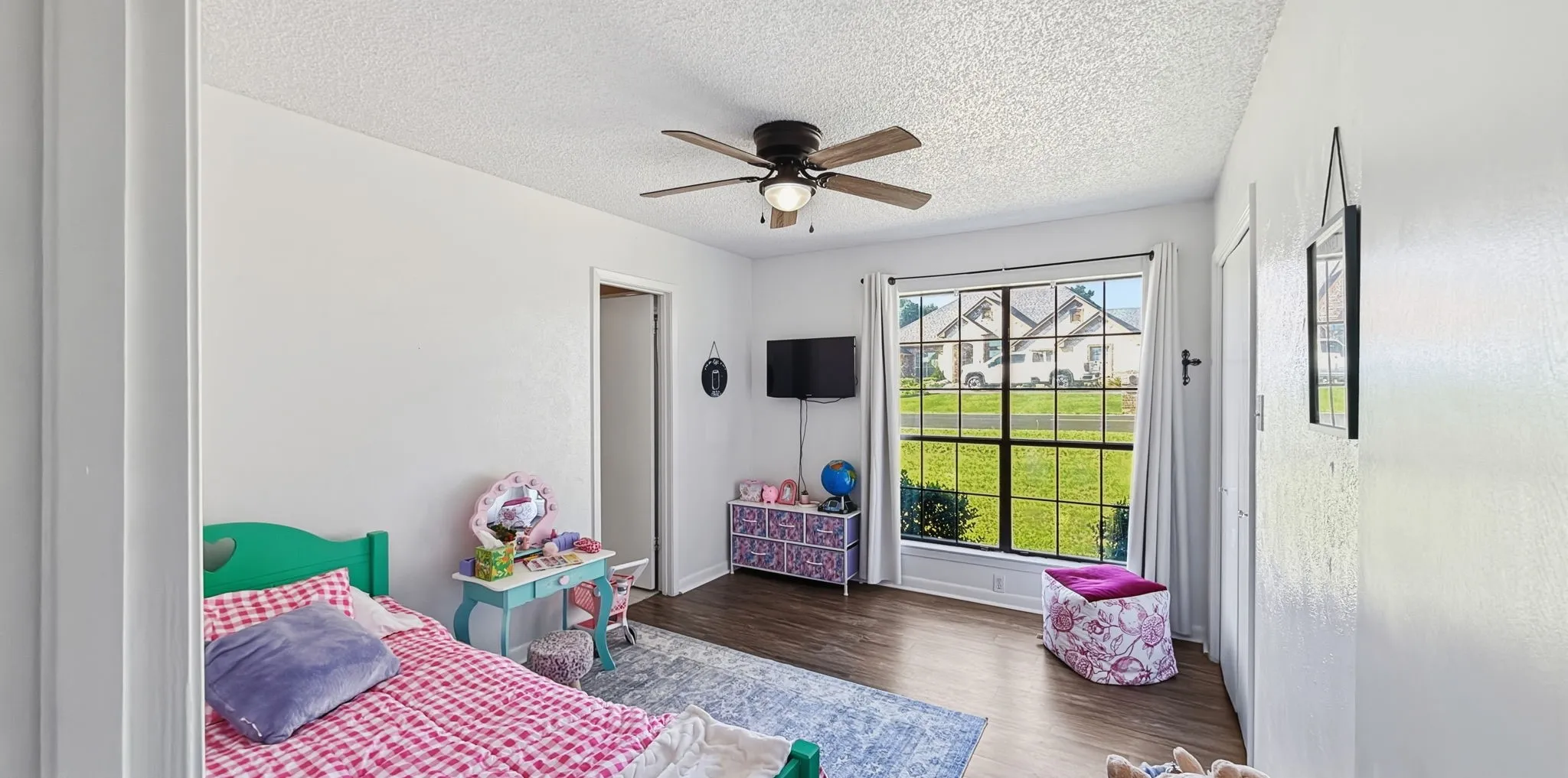 Single Family Residence For Sale in Hood County , 9012 Bontura Road, Granbury, Texas 76049, 3 Bedroom, 3 Bathroom, 2 Garage spaces, 2,383 Sqft, built in 1980, mls#21383916, Real Estate Agent in Granbury, Homes For Sale in Hood county, Homes For Sale in Granbury, Realtor in Granbury Texas, Real Estate Brokerage Independent Realty Texas, Luminita Cordes Realtor