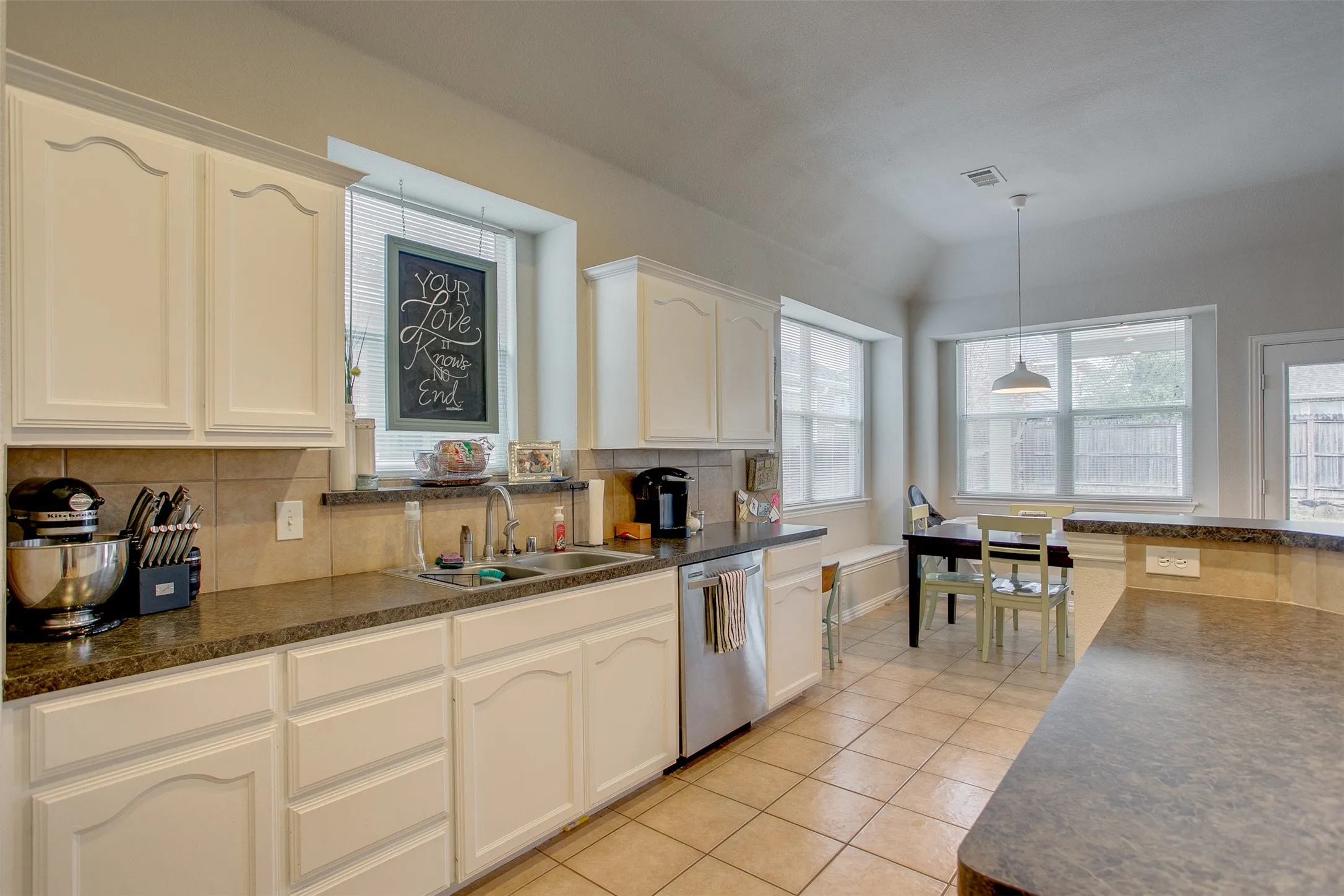 Single Family Residence For Rent in Collin County , 10228 Olivia Drive, Mc Kinney, Texas 75072, 3 Bedroom, 2 Bathroom, 2 Garage spaces, 1,549 Sqft, built in 2005, mls#21383910, Real Estate Agent in Mc Kinney, Homes For Rent in Collin county, Homes For Rent in Mc Kinney, Realtor in Mc Kinney Texas, Real Estate Brokerage Independent Realty Texas, Luminita Cordes Realtor