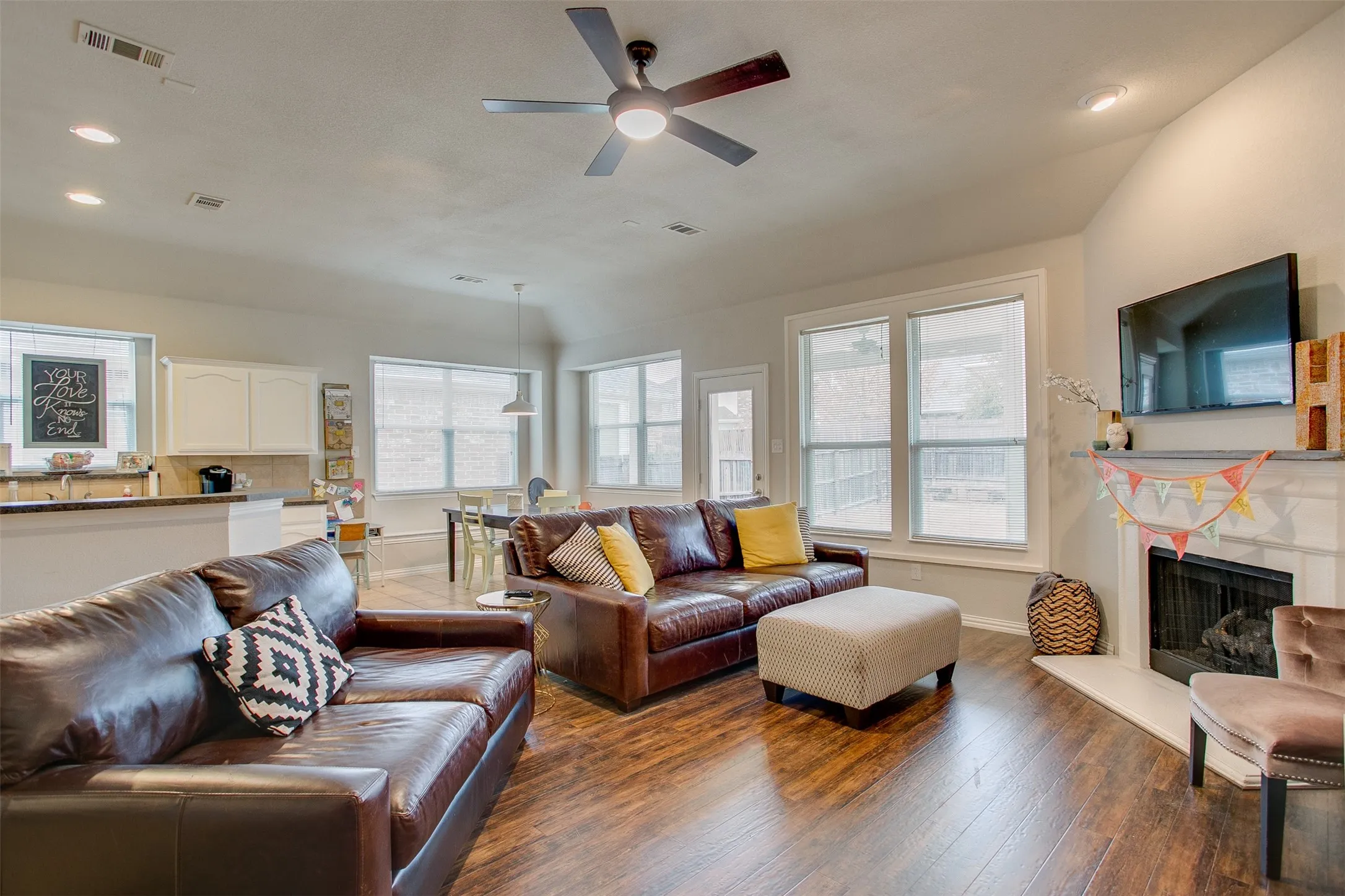 Single Family Residence For Rent in Collin County , 10228 Olivia Drive, Mc Kinney, Texas 75072, 3 Bedroom, 2 Bathroom, 2 Garage spaces, 1,549 Sqft, built in 2005, mls#21383910, Real Estate Agent in Mc Kinney, Homes For Rent in Collin county, Homes For Rent in Mc Kinney, Realtor in Mc Kinney Texas, Real Estate Brokerage Independent Realty Texas, Luminita Cordes Realtor