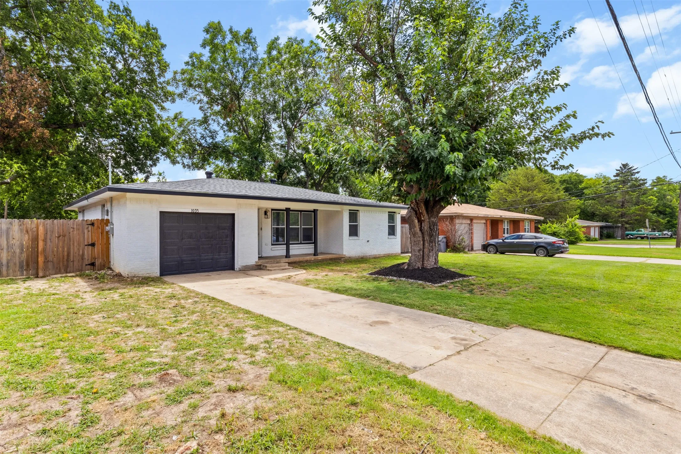Single Family Residence For Sale in Tarrant County , 1035 Warden Street, Benbrook, Texas 76126, 3 Bedroom, 2 Bathroom, 1 Garage spaces, 1,300 Sqft, built in 1956, mls#21383918, Real Estate Agent in Benbrook, Homes For Sale in Tarrant county, Homes For Sale in Benbrook, Realtor in Benbrook Texas, Real Estate Brokerage Independent Realty Texas, Luminita Cordes Realtor