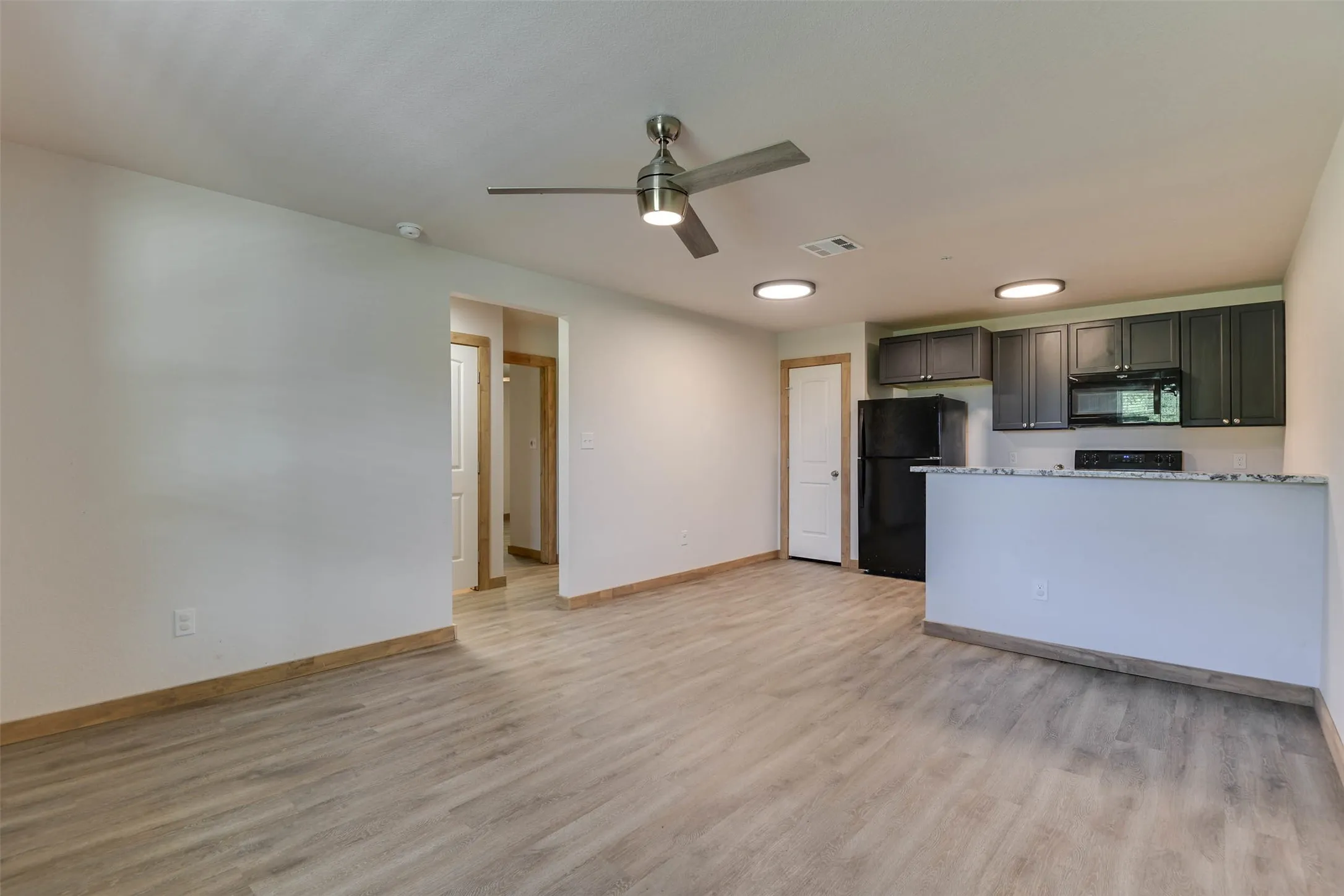 Quadruplex For Rent in Ellis County , 219 Davenport, Italy, Texas 76651, 2 Bedroom, 2 Bathroom, Garage spaces, 963 Sqft, built in 2022, mls#21373558, Real Estate Agent in Italy, Homes For Rent in Ellis county, Homes For Rent in Italy, Realtor in Italy Texas, Real Estate Brokerage Independent Realty Texas, Luminita Cordes Realtor