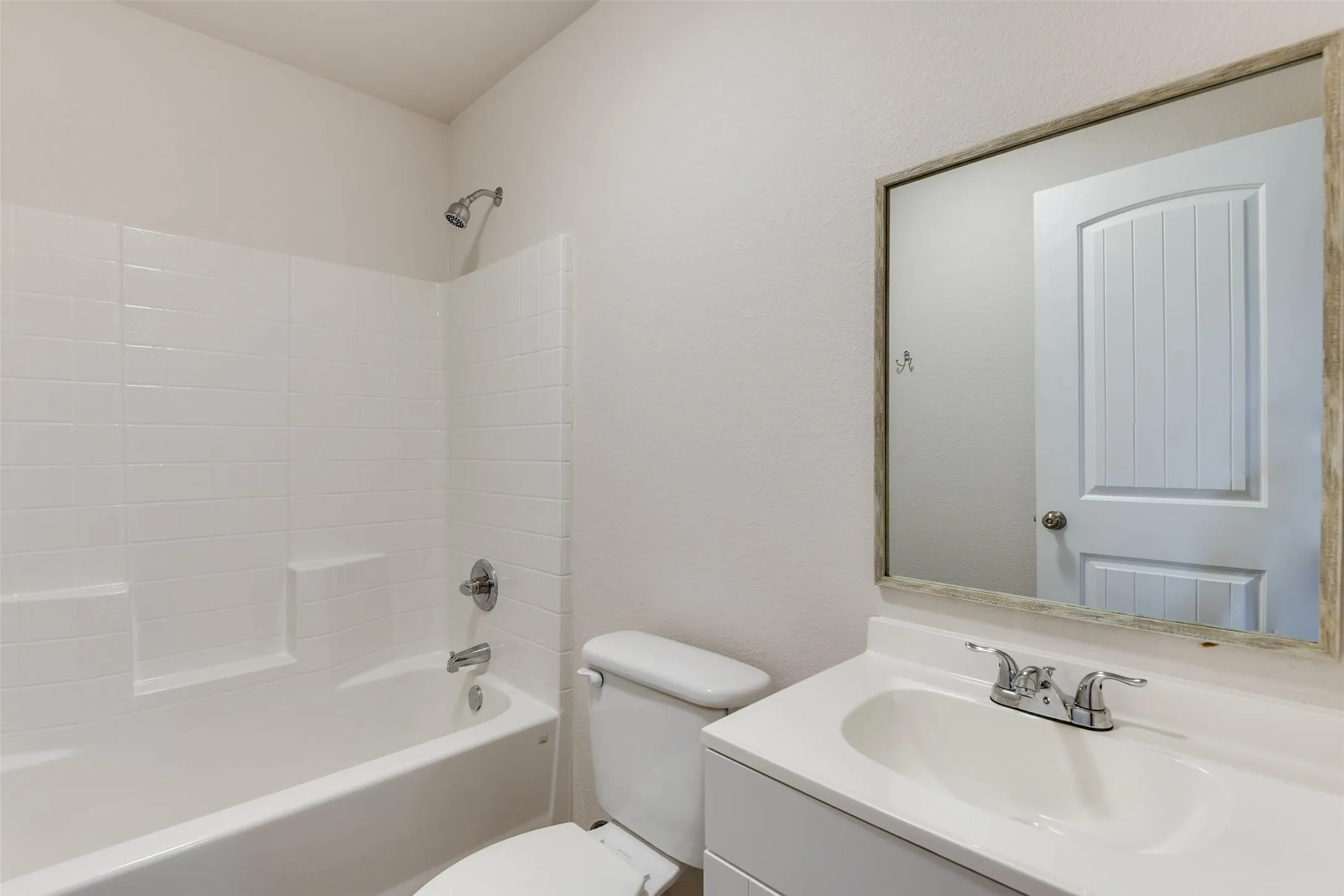 Quadruplex For Rent in Ellis County , 219 Davenport, Italy, Texas 76651, 2 Bedroom, 2 Bathroom, Garage spaces, 963 Sqft, built in 2022, mls#21373558, Real Estate Agent in Italy, Homes For Rent in Ellis county, Homes For Rent in Italy, Realtor in Italy Texas, Real Estate Brokerage Independent Realty Texas, Luminita Cordes Realtor