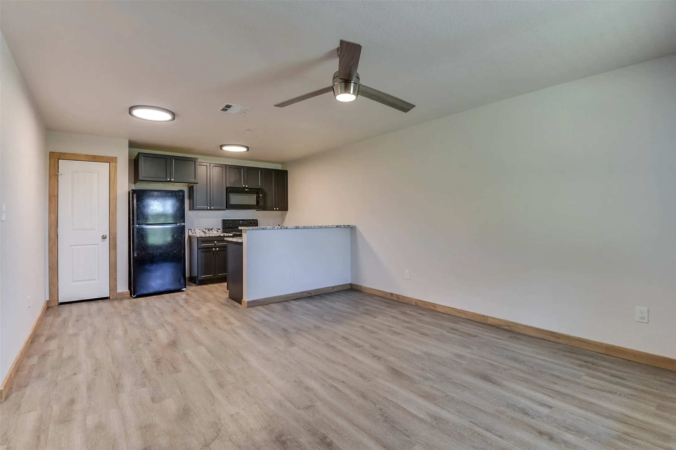 Quadruplex For Rent in Ellis County , 219 Davenport, Italy, Texas 76651, 2 Bedroom, 2 Bathroom, Garage spaces, 963 Sqft, built in 2022, mls#21373558, Real Estate Agent in Italy, Homes For Rent in Ellis county, Homes For Rent in Italy, Realtor in Italy Texas, Real Estate Brokerage Independent Realty Texas, Luminita Cordes Realtor