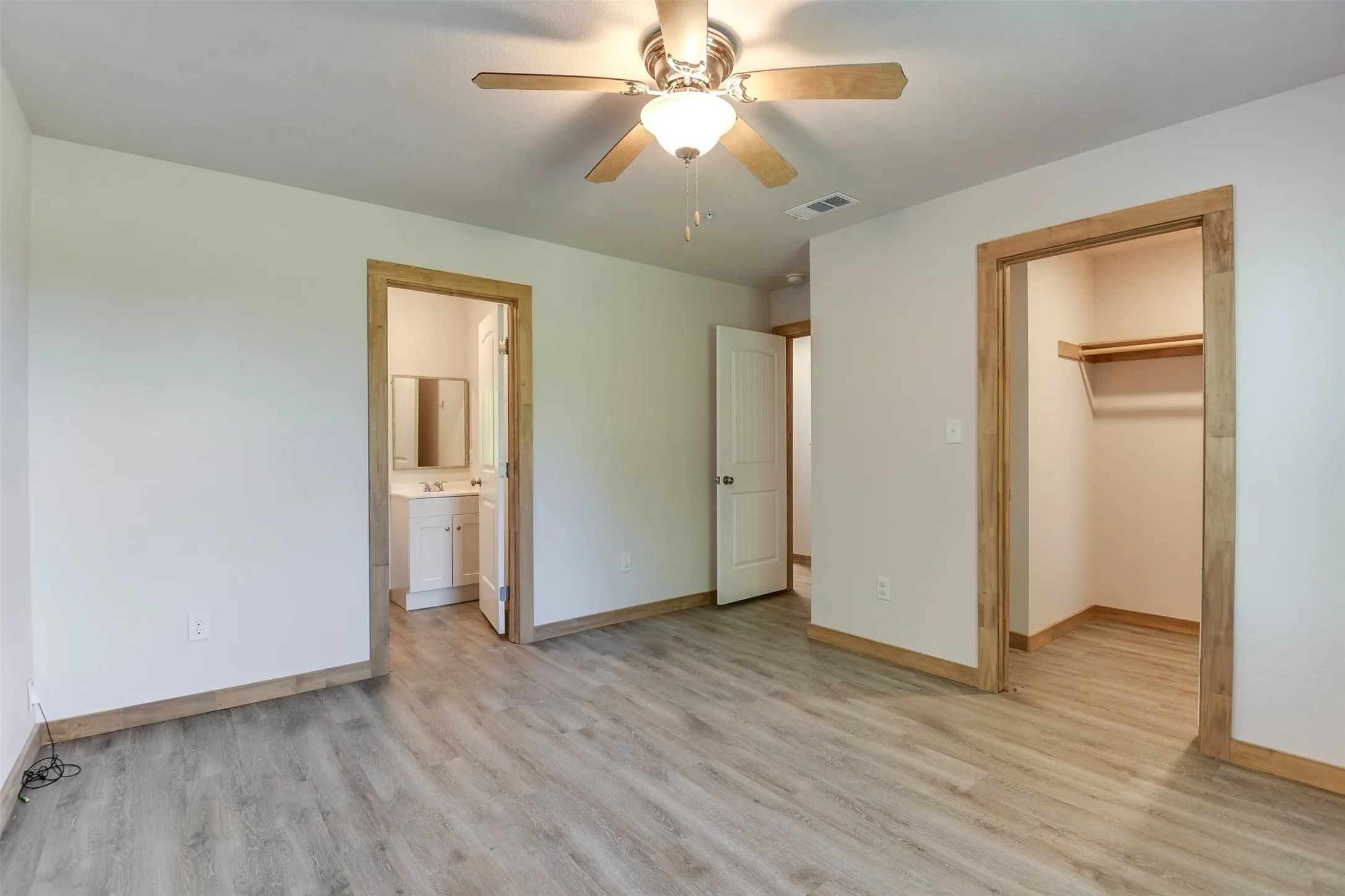 Quadruplex For Rent in Ellis County , 219 Davenport, Italy, Texas 76651, 2 Bedroom, 2 Bathroom, Garage spaces, 963 Sqft, built in 2022, mls#21373558, Real Estate Agent in Italy, Homes For Rent in Ellis county, Homes For Rent in Italy, Realtor in Italy Texas, Real Estate Brokerage Independent Realty Texas, Luminita Cordes Realtor