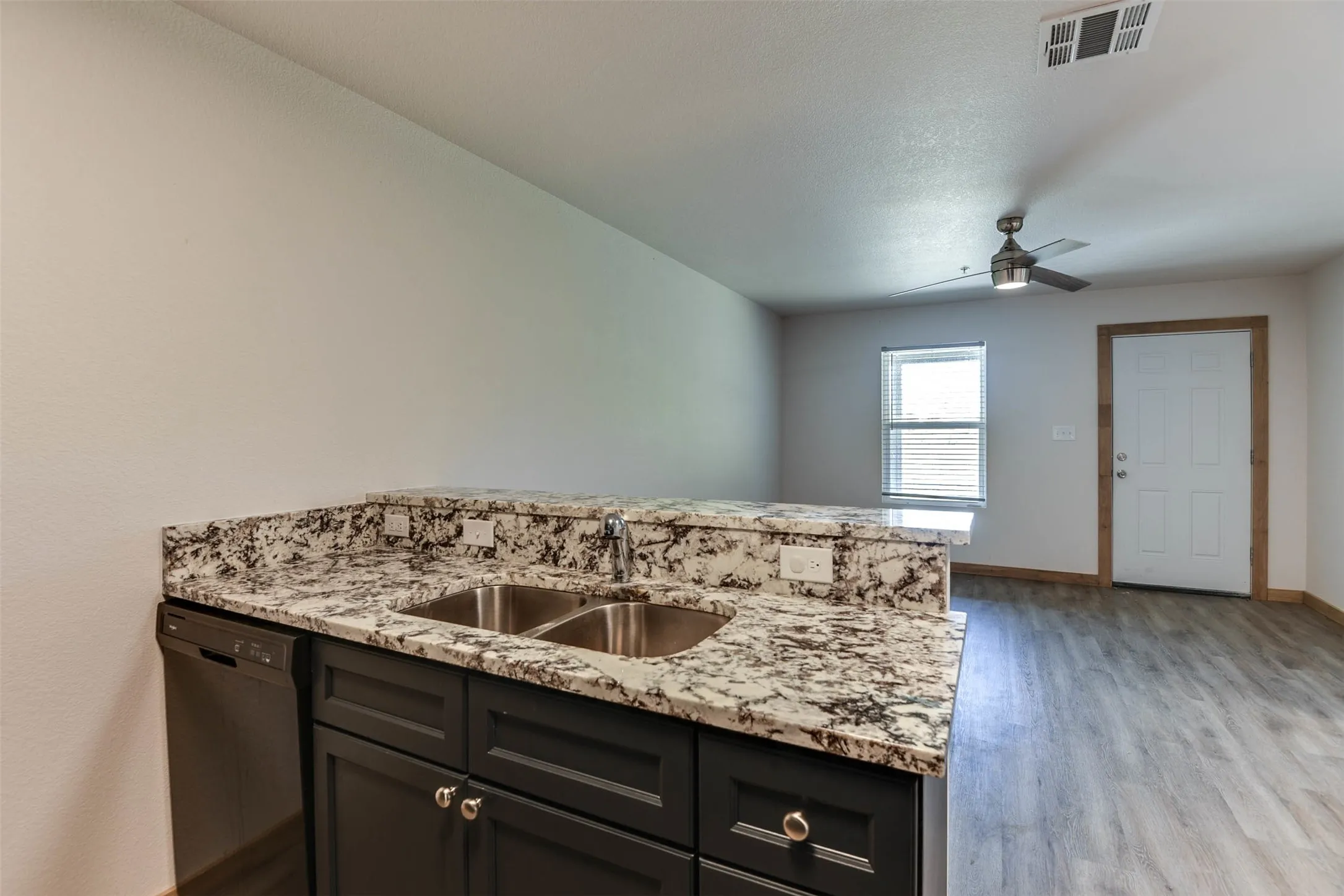 Quadruplex For Rent in Ellis County , 219 Davenport, Italy, Texas 76651, 2 Bedroom, 2 Bathroom, Garage spaces, 963 Sqft, built in 2022, mls#21373558, Real Estate Agent in Italy, Homes For Rent in Ellis county, Homes For Rent in Italy, Realtor in Italy Texas, Real Estate Brokerage Independent Realty Texas, Luminita Cordes Realtor