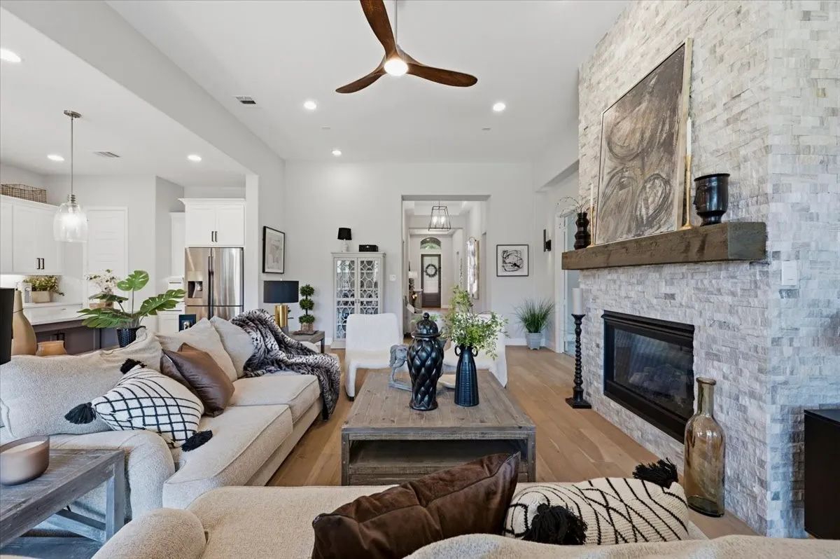 Single Family Residence For Sale in Collin County , 2770 Meadowbrook Boulevard, Prosper, Texas 75078, 4 Bedroom, 4 Bathroom, 3 Garage spaces, 2,993 Sqft, built in 2020, mls#21370515, Real Estate Agent in Prosper, Homes For Sale in Collin county, Homes For Sale in Prosper, Realtor in Prosper Texas, Real Estate Brokerage Independent Realty Texas, Luminita Cordes Realtor