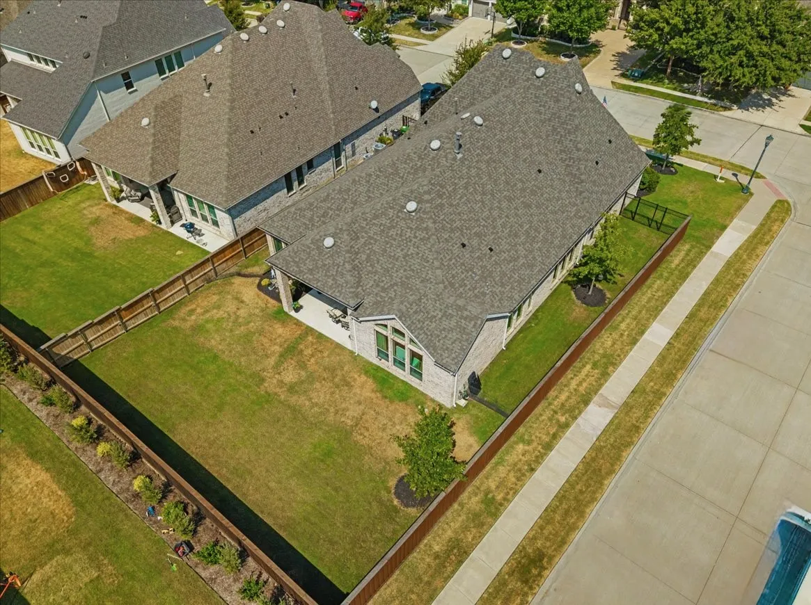 Single Family Residence For Sale in Collin County , 2770 Meadowbrook Boulevard, Prosper, Texas 75078, 4 Bedroom, 4 Bathroom, 3 Garage spaces, 2,993 Sqft, built in 2020, mls#21370515, Real Estate Agent in Prosper, Homes For Sale in Collin county, Homes For Sale in Prosper, Realtor in Prosper Texas, Real Estate Brokerage Independent Realty Texas, Luminita Cordes Realtor