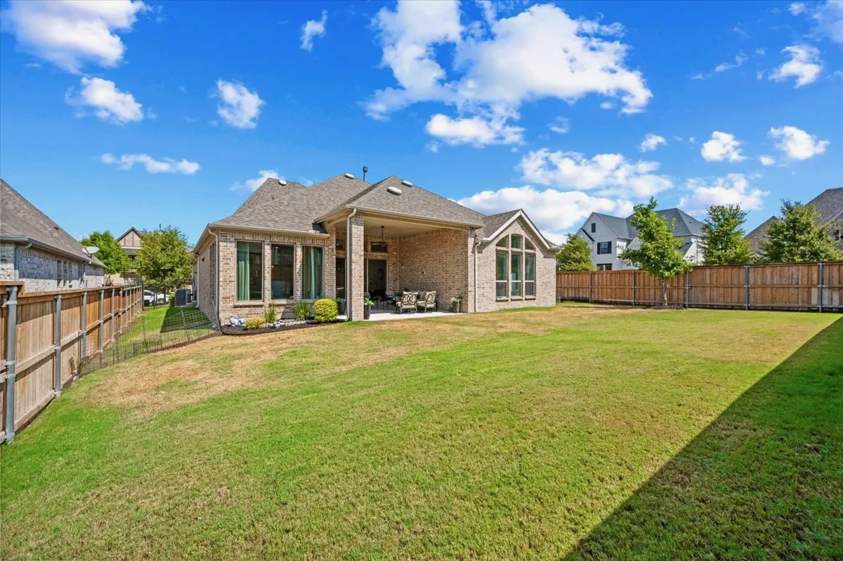 Single Family Residence For Sale in Collin County , 2770 Meadowbrook Boulevard, Prosper, Texas 75078, 4 Bedroom, 4 Bathroom, 3 Garage spaces, 2,993 Sqft, built in 2020, mls#21370515, Real Estate Agent in Prosper, Homes For Sale in Collin county, Homes For Sale in Prosper, Realtor in Prosper Texas, Real Estate Brokerage Independent Realty Texas, Luminita Cordes Realtor