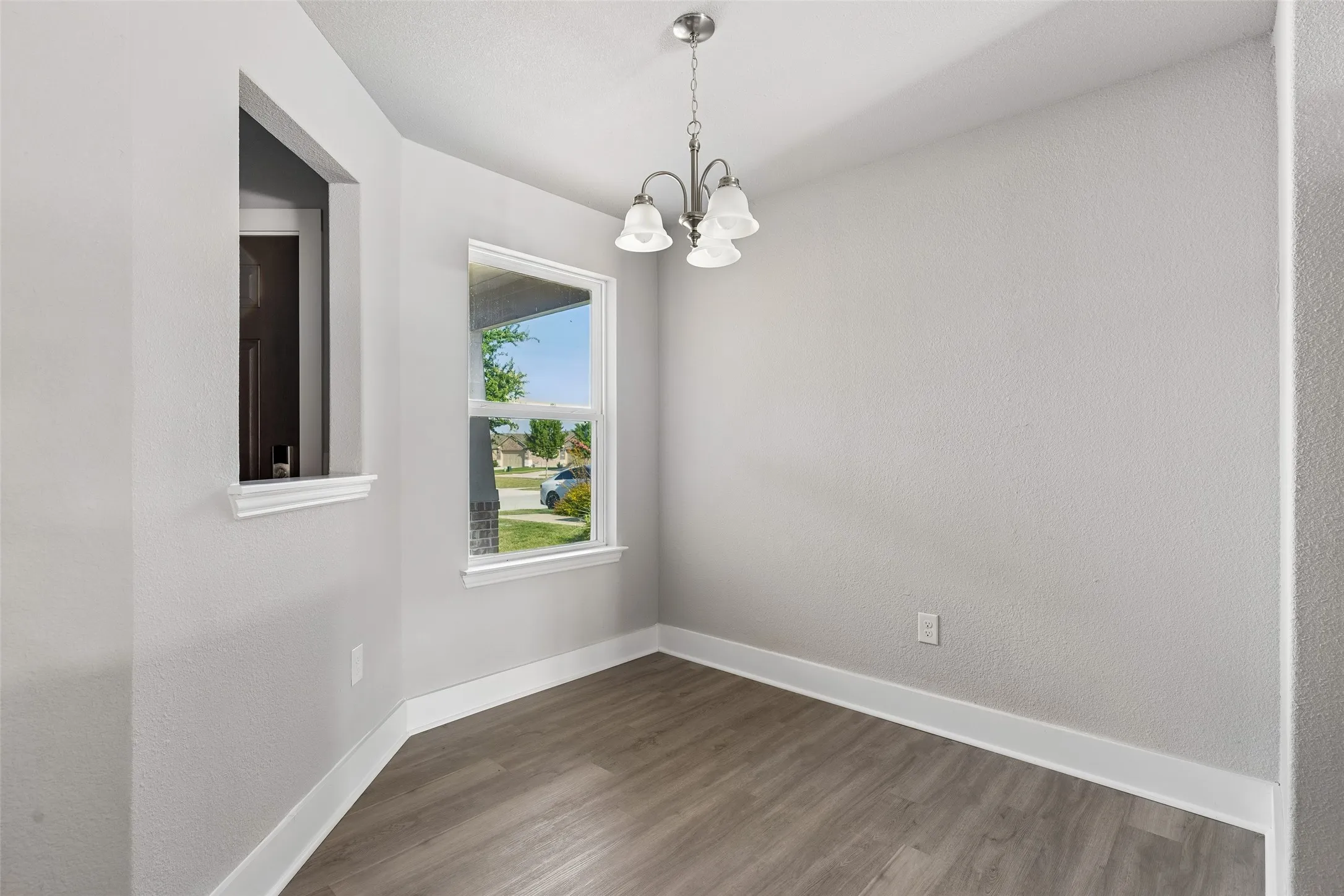 The breakfast nook offers flexible space to fit your lifestyle, whether you envision a cozy breakfast nook, a convenient home office or a dedicated spot for your favorite hobbies.