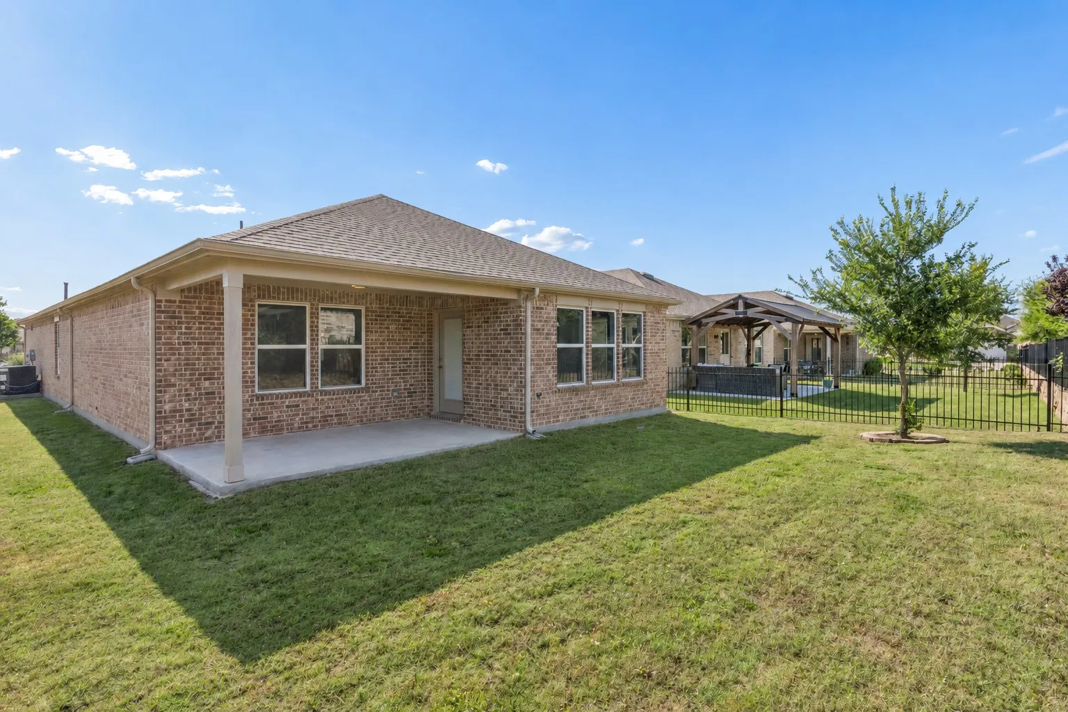 Single Family Residence For Sale in Collin County , 9109 Tranquil Trail, Mc Kinney, Texas 75071, 2 Bedroom, 2 Bathroom, 2 Garage spaces, 1,594 Sqft, built in 2019, mls#21383172, Real Estate Agent in Mc Kinney, Homes For Sale in Collin county, Homes For Sale in Mc Kinney, Realtor in Mc Kinney Texas, Real Estate Brokerage Independent Realty Texas, Luminita Cordes Realtor