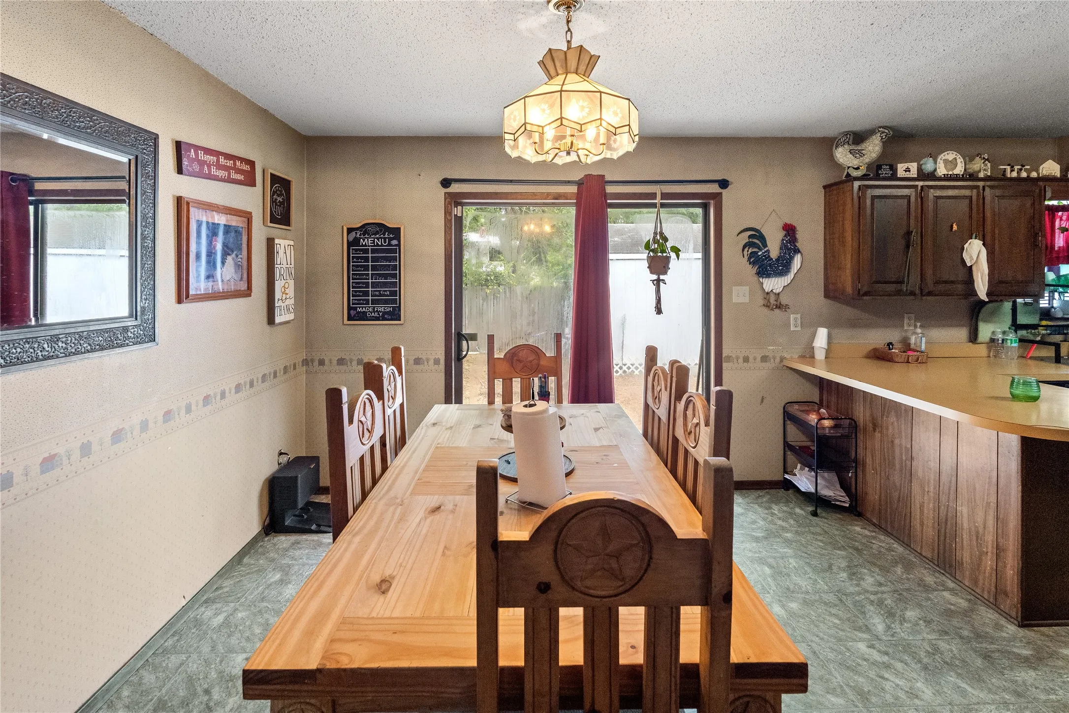 Single Family Residence For Sale in Hopkins County , 630 Cranford Street, Sulphur Springs, Texas 75482, 3 Bedroom, 2 Bathroom, Garage spaces, 1,404 Sqft, built in 1985, mls#21383928, Real Estate Agent in Sulphur Springs, Homes For Sale in Hopkins county, Homes For Sale in Sulphur Springs, Realtor in Sulphur Springs Texas, Real Estate Brokerage Independent Realty Texas, Luminita Cordes Realtor