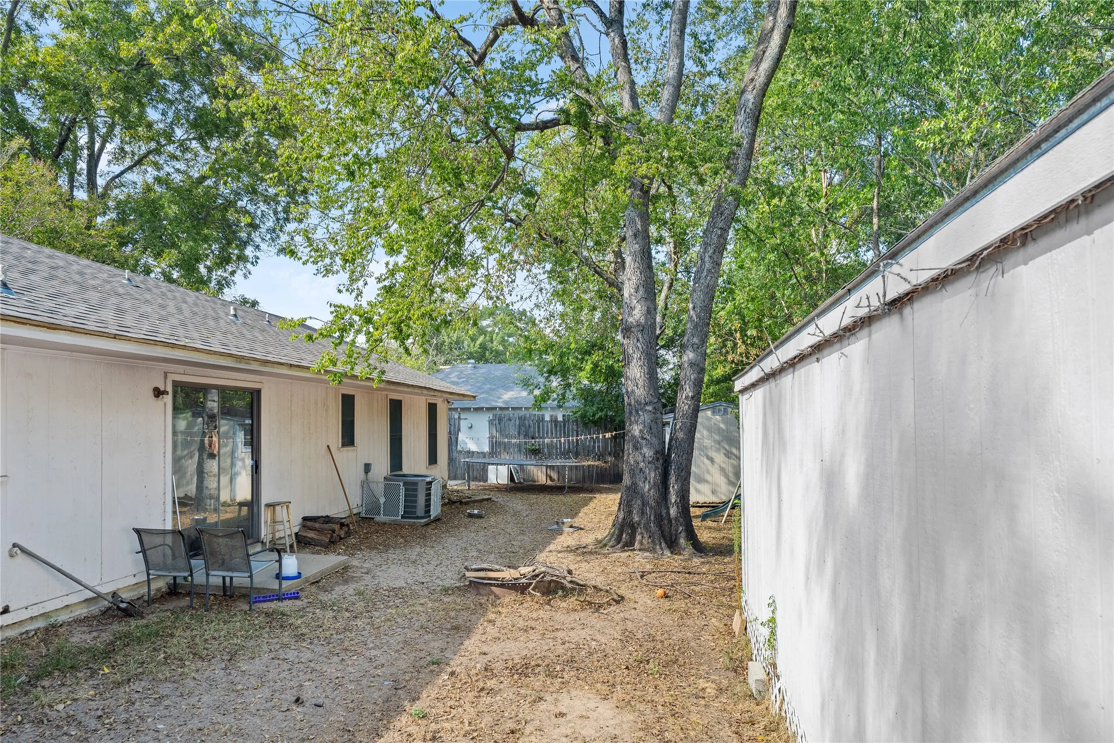 Single Family Residence For Sale in Hopkins County , 630 Cranford Street, Sulphur Springs, Texas 75482, 3 Bedroom, 2 Bathroom, Garage spaces, 1,404 Sqft, built in 1985, mls#21383928, Real Estate Agent in Sulphur Springs, Homes For Sale in Hopkins county, Homes For Sale in Sulphur Springs, Realtor in Sulphur Springs Texas, Real Estate Brokerage Independent Realty Texas, Luminita Cordes Realtor