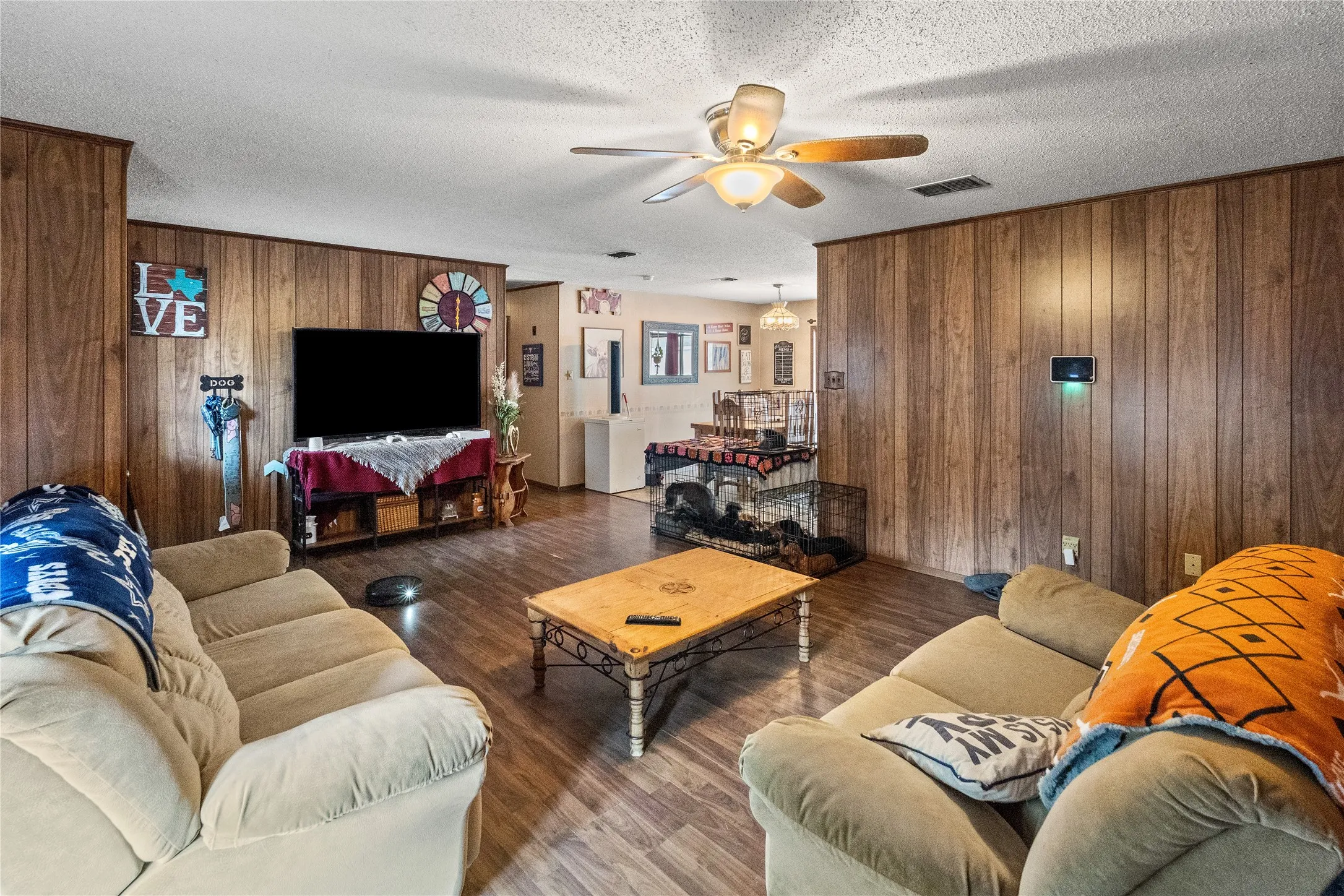 Single Family Residence For Sale in Hopkins County , 630 Cranford Street, Sulphur Springs, Texas 75482, 3 Bedroom, 2 Bathroom, Garage spaces, 1,404 Sqft, built in 1985, mls#21383928, Real Estate Agent in Sulphur Springs, Homes For Sale in Hopkins county, Homes For Sale in Sulphur Springs, Realtor in Sulphur Springs Texas, Real Estate Brokerage Independent Realty Texas, Luminita Cordes Realtor