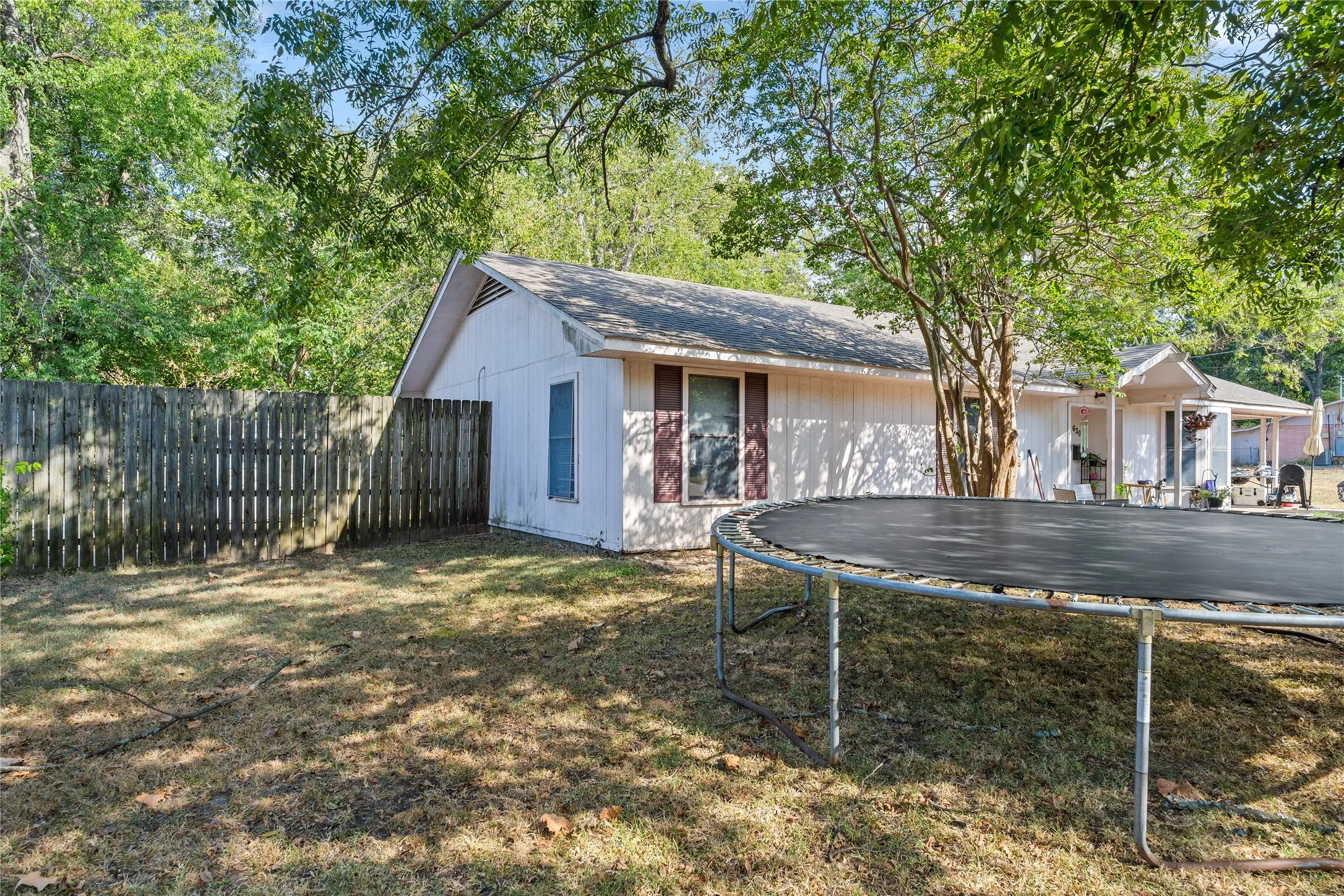 Single Family Residence For Sale in Hopkins County , 630 Cranford Street, Sulphur Springs, Texas 75482, 3 Bedroom, 2 Bathroom, Garage spaces, 1,404 Sqft, built in 1985, mls#21383928, Real Estate Agent in Sulphur Springs, Homes For Sale in Hopkins county, Homes For Sale in Sulphur Springs, Realtor in Sulphur Springs Texas, Real Estate Brokerage Independent Realty Texas, Luminita Cordes Realtor