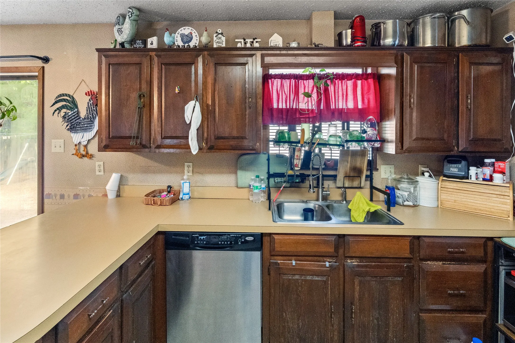 Single Family Residence For Sale in Hopkins County , 630 Cranford Street, Sulphur Springs, Texas 75482, 3 Bedroom, 2 Bathroom, Garage spaces, 1,404 Sqft, built in 1985, mls#21383928, Real Estate Agent in Sulphur Springs, Homes For Sale in Hopkins county, Homes For Sale in Sulphur Springs, Realtor in Sulphur Springs Texas, Real Estate Brokerage Independent Realty Texas, Luminita Cordes Realtor