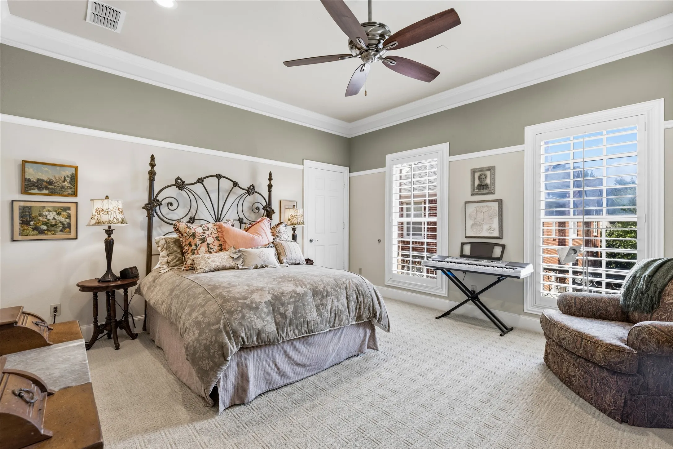Townhouse For Sale in Dallas County , 2838 State Street, Dallas, Texas 75204, 3 Bedroom, 4 Bathroom, 2 Garage spaces, 3,338 Sqft, built in 1999, mls#21381416, Real Estate Agent in Dallas, Homes For Sale in Dallas county, Homes For Sale in Dallas, Realtor in Dallas Texas, Real Estate Brokerage Independent Realty Texas, Luminita Cordes Realtor
