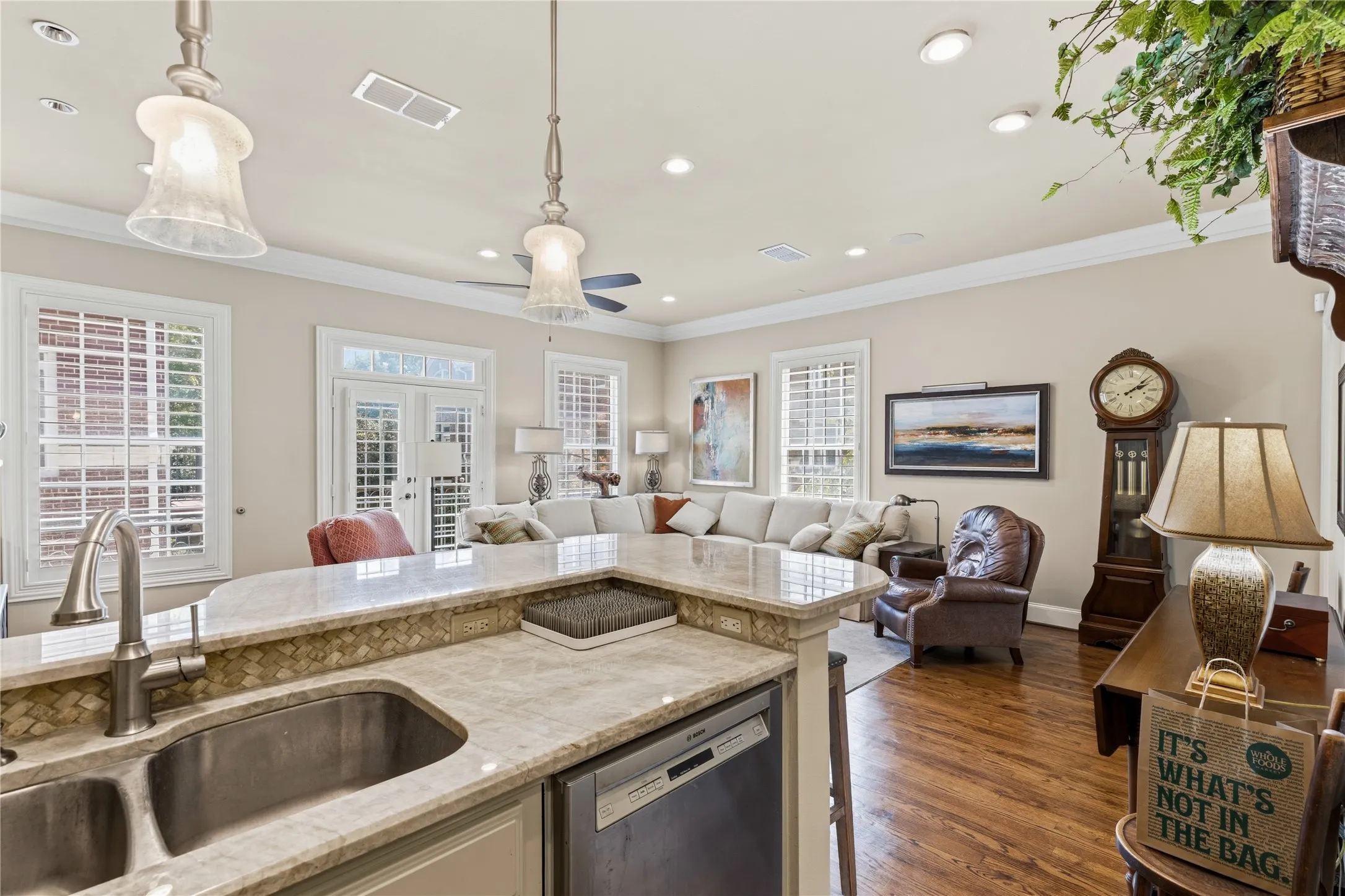 Townhouse For Sale in Dallas County , 2838 State Street, Dallas, Texas 75204, 3 Bedroom, 4 Bathroom, 2 Garage spaces, 3,338 Sqft, built in 1999, mls#21381416, Real Estate Agent in Dallas, Homes For Sale in Dallas county, Homes For Sale in Dallas, Realtor in Dallas Texas, Real Estate Brokerage Independent Realty Texas, Luminita Cordes Realtor