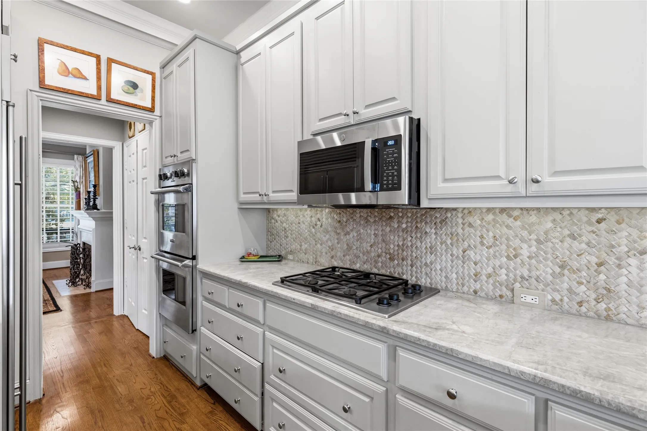 Townhouse For Sale in Dallas County , 2838 State Street, Dallas, Texas 75204, 3 Bedroom, 4 Bathroom, 2 Garage spaces, 3,338 Sqft, built in 1999, mls#21381416, Real Estate Agent in Dallas, Homes For Sale in Dallas county, Homes For Sale in Dallas, Realtor in Dallas Texas, Real Estate Brokerage Independent Realty Texas, Luminita Cordes Realtor