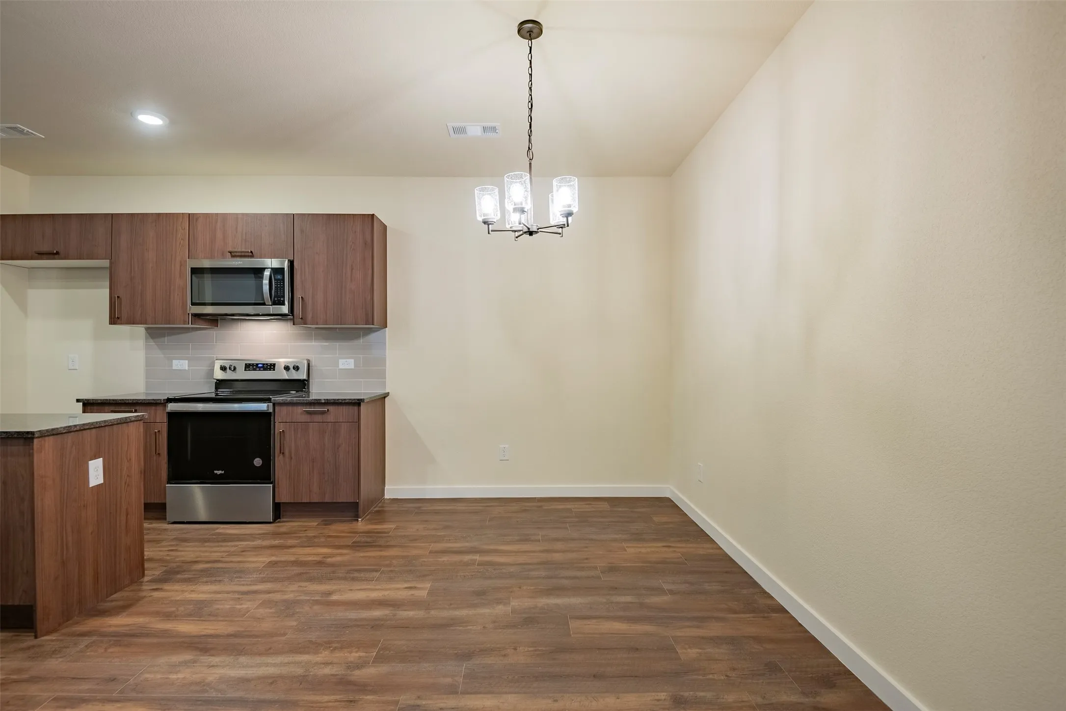 Duplex For Rent in Ellis County , 721 Blackland Drive, Venus, Texas 76084, 3 Bedroom, 2 Bathroom, 2 Garage spaces, 1,301 Sqft, built in 2023, mls#21383939, Real Estate Agent in Venus, Homes For Rent in Ellis county, Homes For Rent in Venus, Realtor in Venus Texas, Real Estate Brokerage Independent Realty Texas, Luminita Cordes Realtor
