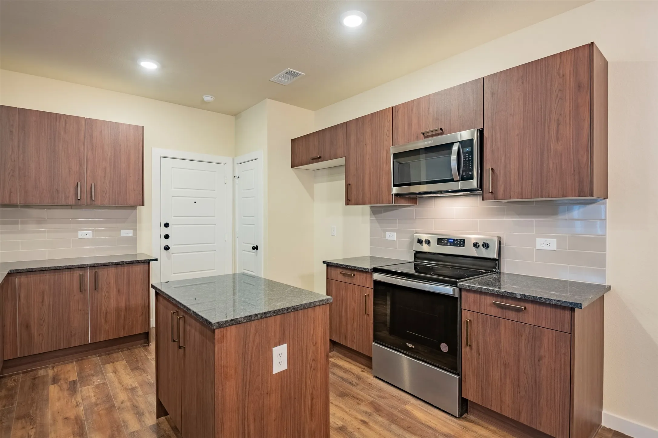 Duplex For Rent in Ellis County , 721 Blackland Drive, Venus, Texas 76084, 3 Bedroom, 2 Bathroom, 2 Garage spaces, 1,301 Sqft, built in 2023, mls#21383939, Real Estate Agent in Venus, Homes For Rent in Ellis county, Homes For Rent in Venus, Realtor in Venus Texas, Real Estate Brokerage Independent Realty Texas, Luminita Cordes Realtor