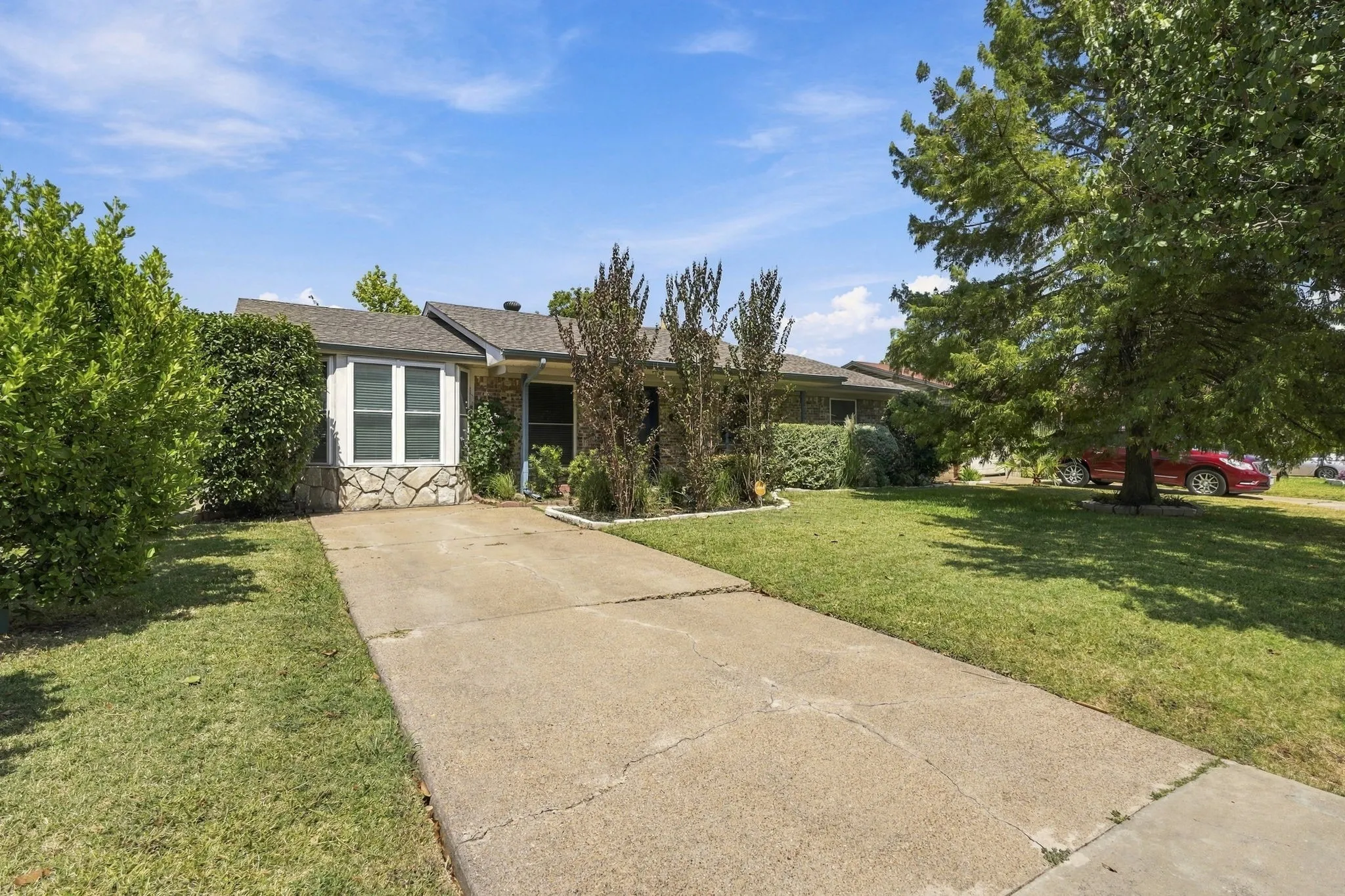 Single Family Residence For Sale in Dallas County , 3701 Statler Drive, Mesquite, Texas 75150, 3 Bedroom, 2 Bathroom, Garage spaces, 1,997 Sqft, built in 1963, mls#21383940, Real Estate Agent in Mesquite, Homes For Sale in Dallas county, Homes For Sale in Mesquite, Realtor in Mesquite Texas, Real Estate Brokerage Independent Realty Texas, Luminita Cordes Realtor