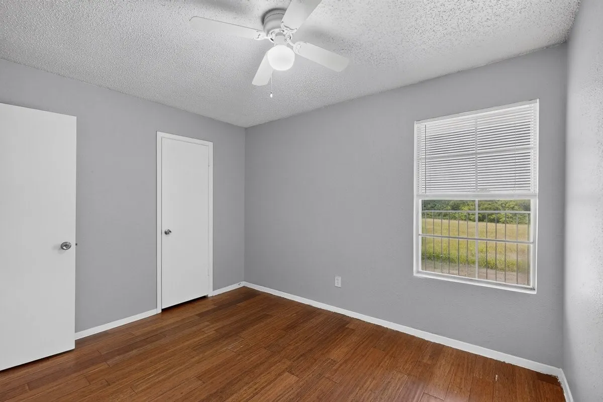 Apartment For Rent in Collin County , 400 Raymond Street 23, Farmersville, Texas 75442, 2 Bedroom, 1 Bathroom, Garage spaces, 650 Sqft, built in 1987, mls#21383942, Real Estate Agent in Farmersville, Homes For Rent in Collin county, Homes For Rent in Farmersville, Realtor in Farmersville Texas, Real Estate Brokerage Independent Realty Texas, Luminita Cordes Realtor