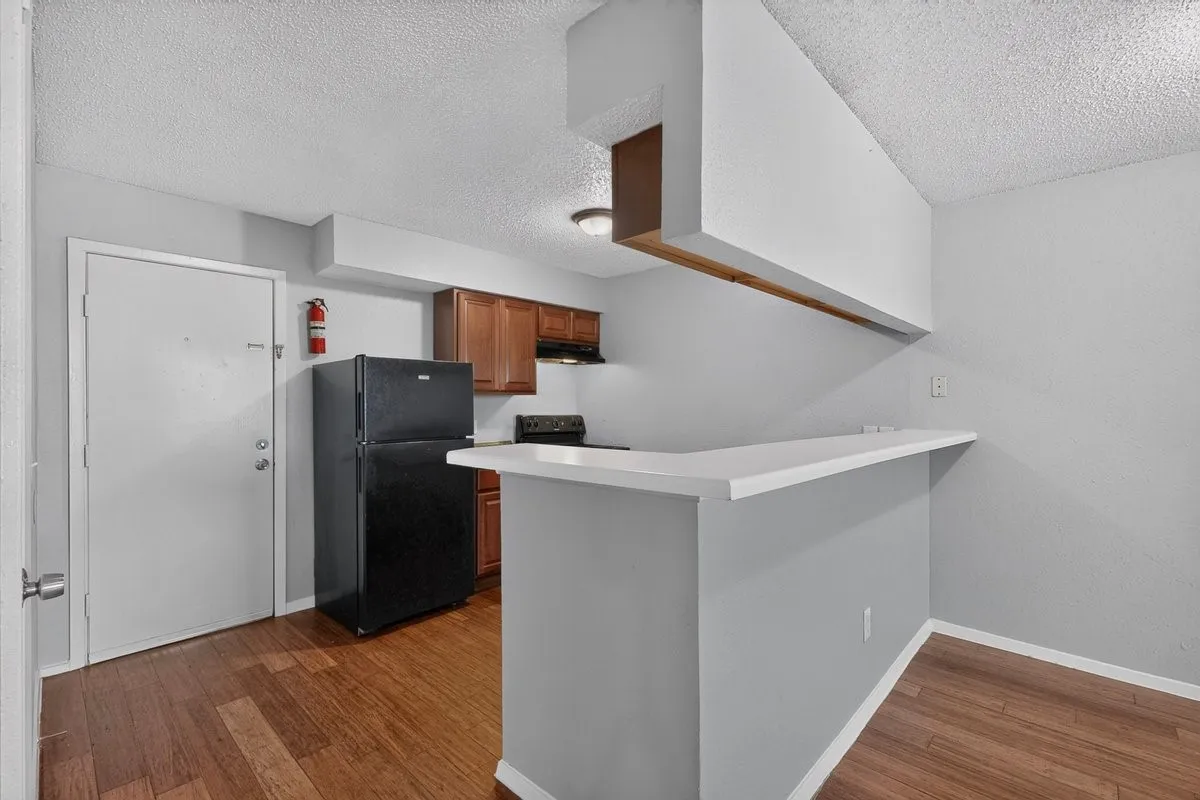 Apartment For Rent in Collin County , 400 Raymond Street 23, Farmersville, Texas 75442, 2 Bedroom, 1 Bathroom, Garage spaces, 650 Sqft, built in 1987, mls#21383942, Real Estate Agent in Farmersville, Homes For Rent in Collin county, Homes For Rent in Farmersville, Realtor in Farmersville Texas, Real Estate Brokerage Independent Realty Texas, Luminita Cordes Realtor