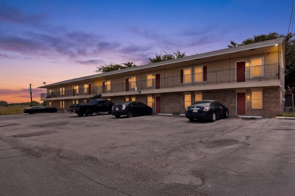 Apartment For Rent in Collin County , 400 Raymond Street 23, Farmersville, Texas 75442, 2 Bedroom, 1 Bathroom, Garage spaces, 650 Sqft, built in 1987, mls#21383942, Real Estate Agent in Farmersville, Homes For Rent in Collin county, Homes For Rent in Farmersville, Realtor in Farmersville Texas, Real Estate Brokerage Independent Realty Texas, Luminita Cordes Realtor