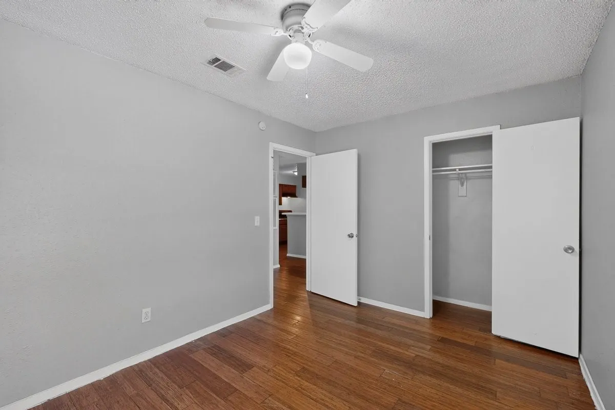 Apartment For Rent in Collin County , 400 Raymond Street 23, Farmersville, Texas 75442, 2 Bedroom, 1 Bathroom, Garage spaces, 650 Sqft, built in 1987, mls#21383942, Real Estate Agent in Farmersville, Homes For Rent in Collin county, Homes For Rent in Farmersville, Realtor in Farmersville Texas, Real Estate Brokerage Independent Realty Texas, Luminita Cordes Realtor