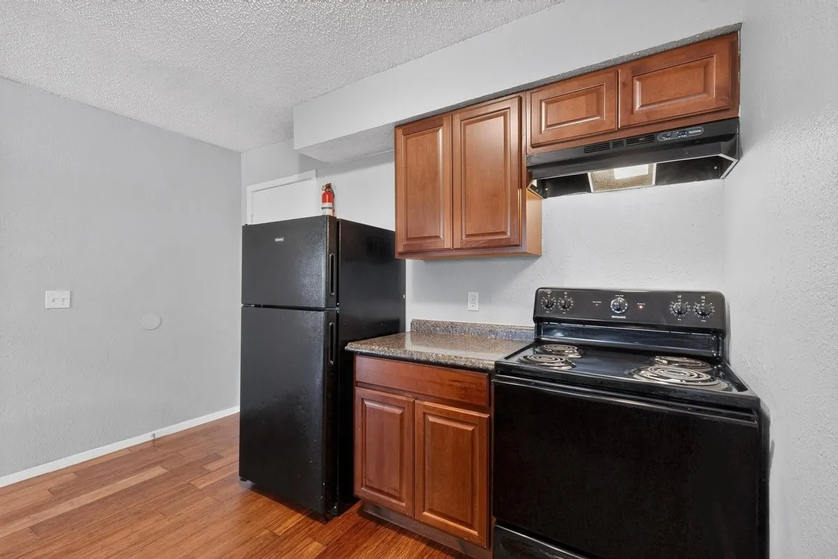 Apartment For Rent in Collin County , 400 Raymond Street 23, Farmersville, Texas 75442, 2 Bedroom, 1 Bathroom, Garage spaces, 650 Sqft, built in 1987, mls#21383942, Real Estate Agent in Farmersville, Homes For Rent in Collin county, Homes For Rent in Farmersville, Realtor in Farmersville Texas, Real Estate Brokerage Independent Realty Texas, Luminita Cordes Realtor