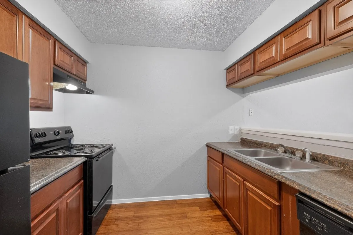Apartment For Rent in Collin County , 400 Raymond Street 23, Farmersville, Texas 75442, 2 Bedroom, 1 Bathroom, Garage spaces, 650 Sqft, built in 1987, mls#21383942, Real Estate Agent in Farmersville, Homes For Rent in Collin county, Homes For Rent in Farmersville, Realtor in Farmersville Texas, Real Estate Brokerage Independent Realty Texas, Luminita Cordes Realtor