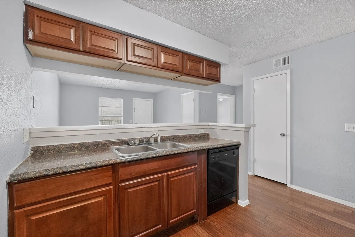Apartment For Rent in Collin County , 400 Raymond Street 23, Farmersville, Texas 75442, 2 Bedroom, 1 Bathroom, Garage spaces, 650 Sqft, built in 1987, mls#21383942, Real Estate Agent in Farmersville, Homes For Rent in Collin county, Homes For Rent in Farmersville, Realtor in Farmersville Texas, Real Estate Brokerage Independent Realty Texas, Luminita Cordes Realtor