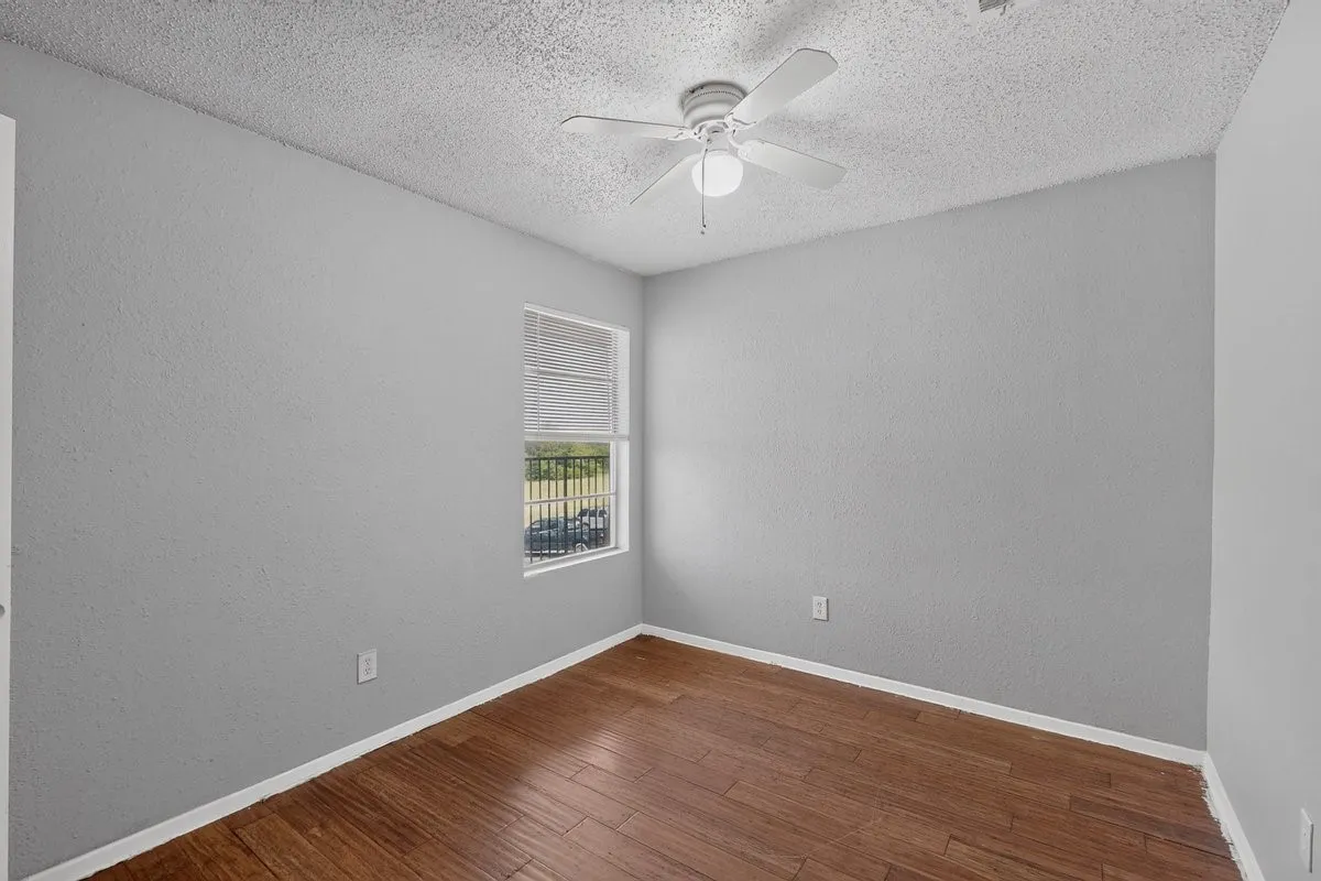 Apartment For Rent in Collin County , 400 Raymond Street 23, Farmersville, Texas 75442, 2 Bedroom, 1 Bathroom, Garage spaces, 650 Sqft, built in 1987, mls#21383942, Real Estate Agent in Farmersville, Homes For Rent in Collin county, Homes For Rent in Farmersville, Realtor in Farmersville Texas, Real Estate Brokerage Independent Realty Texas, Luminita Cordes Realtor