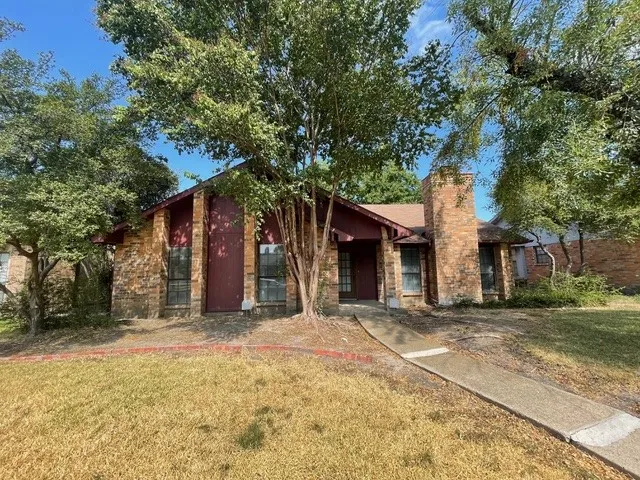 Single Family Residence For Rent in Rockwall County , 9401 Grant Drive, Rowlett, Texas 75088, 3 Bedroom, 2 Bathroom, 2 Garage spaces, 2,311 Sqft, built in 1985, mls#21383944, Real Estate Agent in Rowlett, Homes For Rent in Rockwall county, Homes For Rent in Rowlett, Realtor in Rowlett Texas, Real Estate Brokerage Independent Realty Texas, Luminita Cordes Realtor