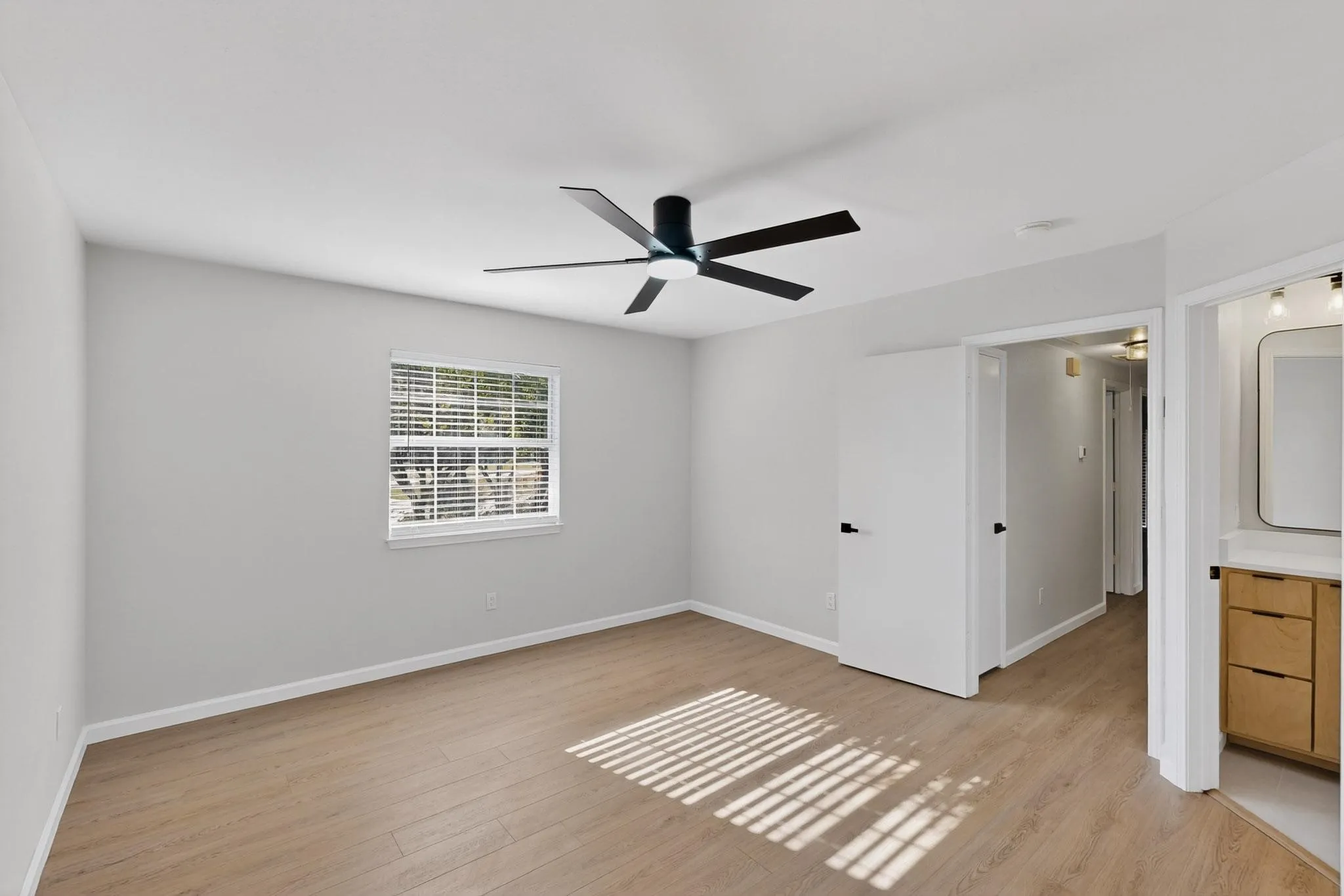 Single Family Residence For Rent in Denton County , 1009 Lake Bluff Drive, Flower Mound, Texas 75028, 3 Bedroom, 3 Bathroom, 2 Garage spaces, 1,268 Sqft, built in 1993, mls#21382718, Real Estate Agent in Flower Mound, Homes For Rent in Denton county, Homes For Rent in Flower Mound, Realtor in Flower Mound Texas, Real Estate Brokerage Independent Realty Texas, Luminita Cordes Realtor