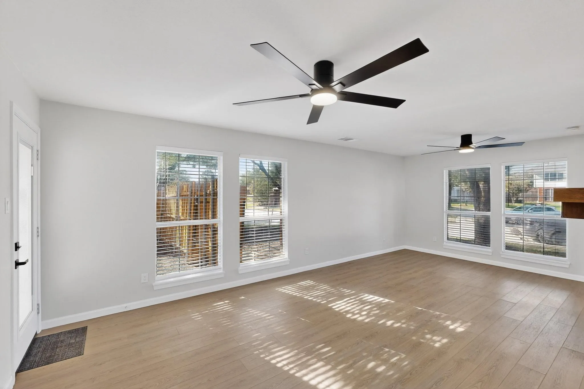 Single Family Residence For Rent in Denton County , 1009 Lake Bluff Drive, Flower Mound, Texas 75028, 3 Bedroom, 3 Bathroom, 2 Garage spaces, 1,268 Sqft, built in 1993, mls#21382718, Real Estate Agent in Flower Mound, Homes For Rent in Denton county, Homes For Rent in Flower Mound, Realtor in Flower Mound Texas, Real Estate Brokerage Independent Realty Texas, Luminita Cordes Realtor