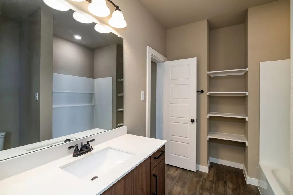 Apartment For Rent in Ellis County , 615 Harvest Moon Drive, Venus, Texas 76084, 2 Bedroom, 2 Bathroom, 1 Garage spaces, 1,274 Sqft, built in 2022, mls#21383946, Real Estate Agent in Venus, Homes For Rent in Ellis county, Homes For Rent in Venus, Realtor in Venus Texas, Real Estate Brokerage Independent Realty Texas, Luminita Cordes Realtor