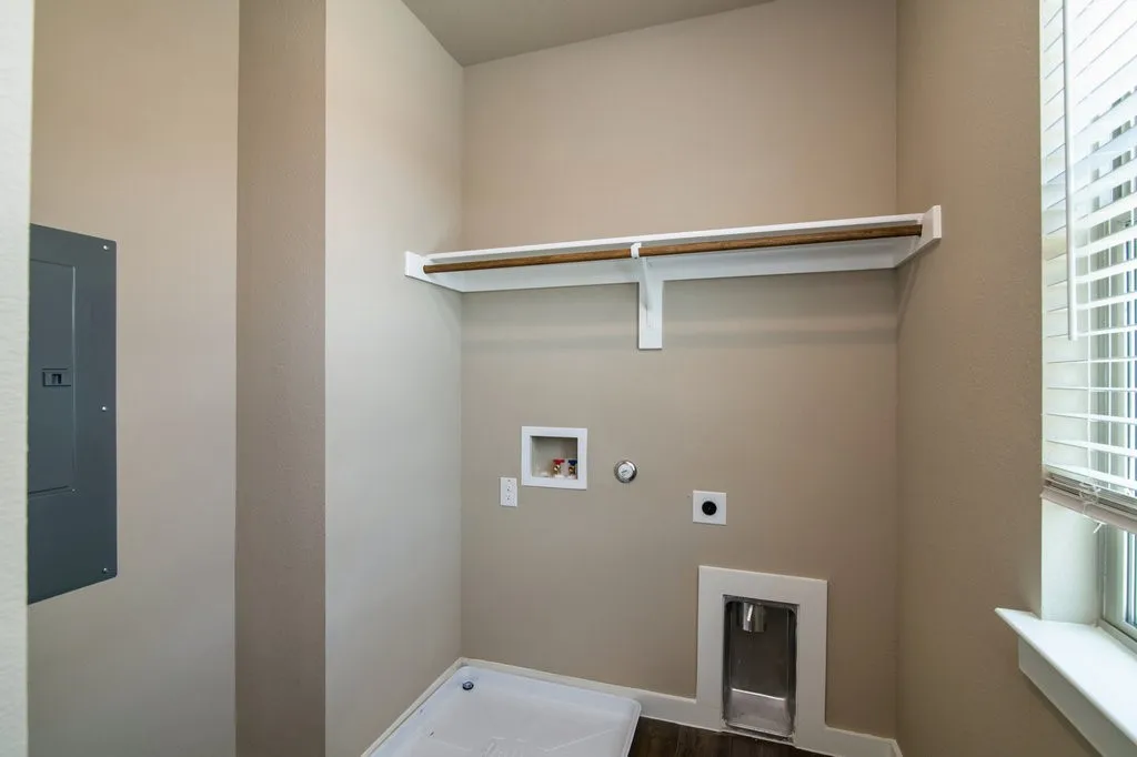 Apartment For Rent in Ellis County , 615 Harvest Moon Drive, Venus, Texas 76084, 2 Bedroom, 2 Bathroom, 1 Garage spaces, 1,274 Sqft, built in 2022, mls#21383946, Real Estate Agent in Venus, Homes For Rent in Ellis county, Homes For Rent in Venus, Realtor in Venus Texas, Real Estate Brokerage Independent Realty Texas, Luminita Cordes Realtor