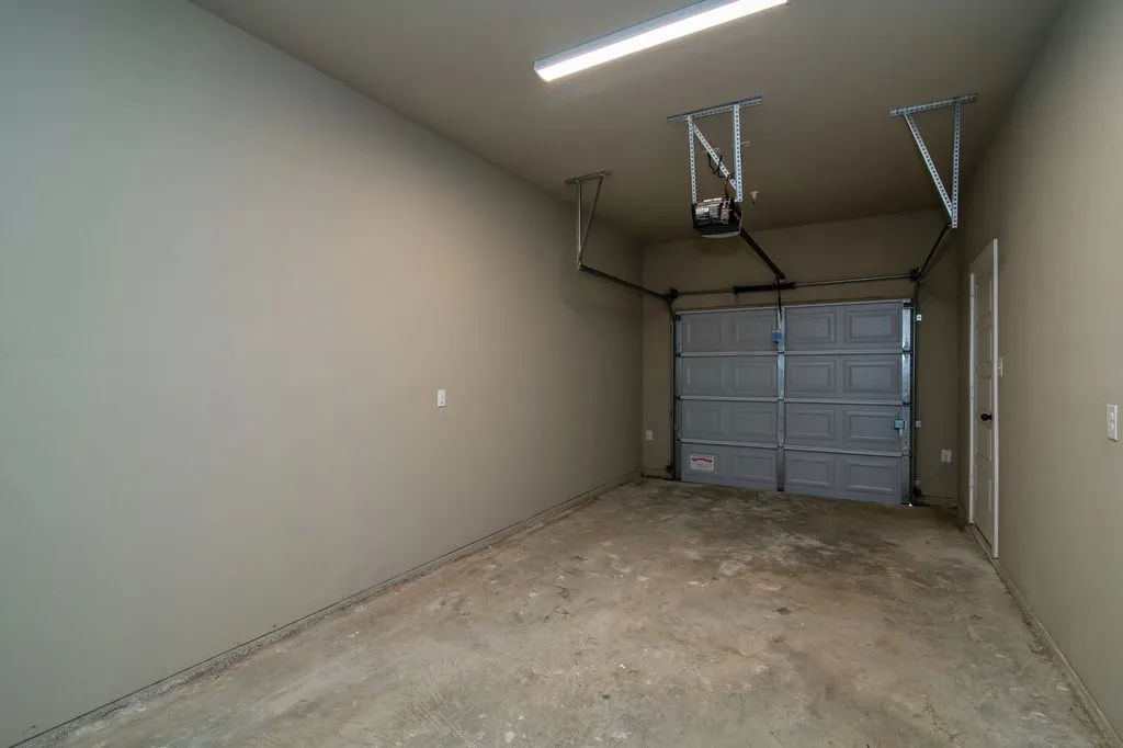Apartment For Rent in Ellis County , 615 Harvest Moon Drive, Venus, Texas 76084, 2 Bedroom, 2 Bathroom, 1 Garage spaces, 1,274 Sqft, built in 2022, mls#21383946, Real Estate Agent in Venus, Homes For Rent in Ellis county, Homes For Rent in Venus, Realtor in Venus Texas, Real Estate Brokerage Independent Realty Texas, Luminita Cordes Realtor