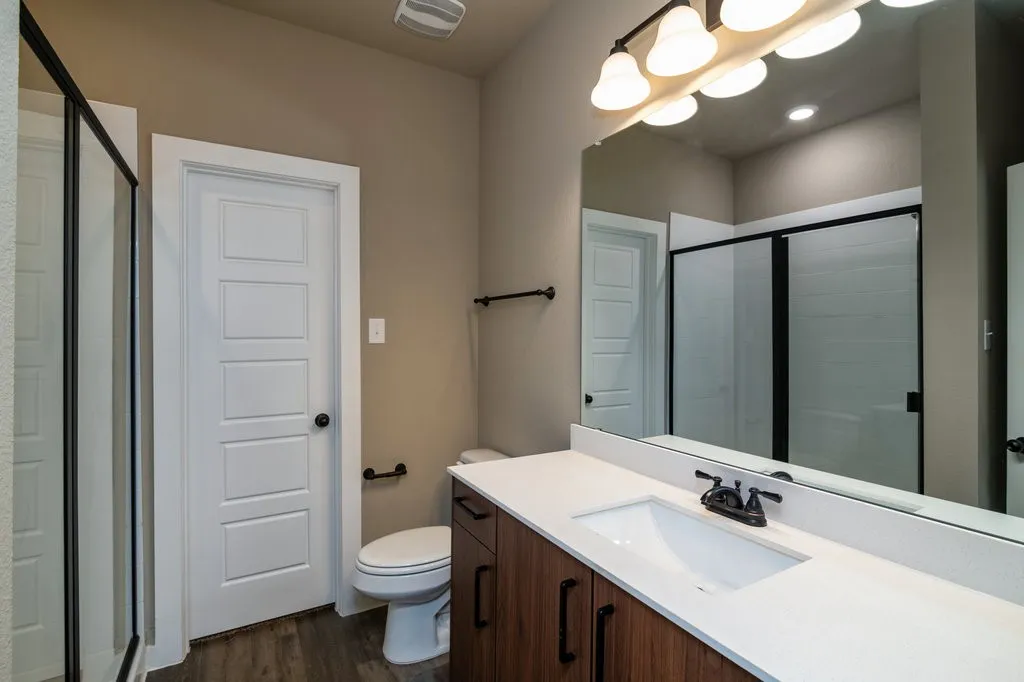 Apartment For Rent in Ellis County , 615 Harvest Moon Drive, Venus, Texas 76084, 2 Bedroom, 2 Bathroom, 1 Garage spaces, 1,274 Sqft, built in 2022, mls#21383946, Real Estate Agent in Venus, Homes For Rent in Ellis county, Homes For Rent in Venus, Realtor in Venus Texas, Real Estate Brokerage Independent Realty Texas, Luminita Cordes Realtor