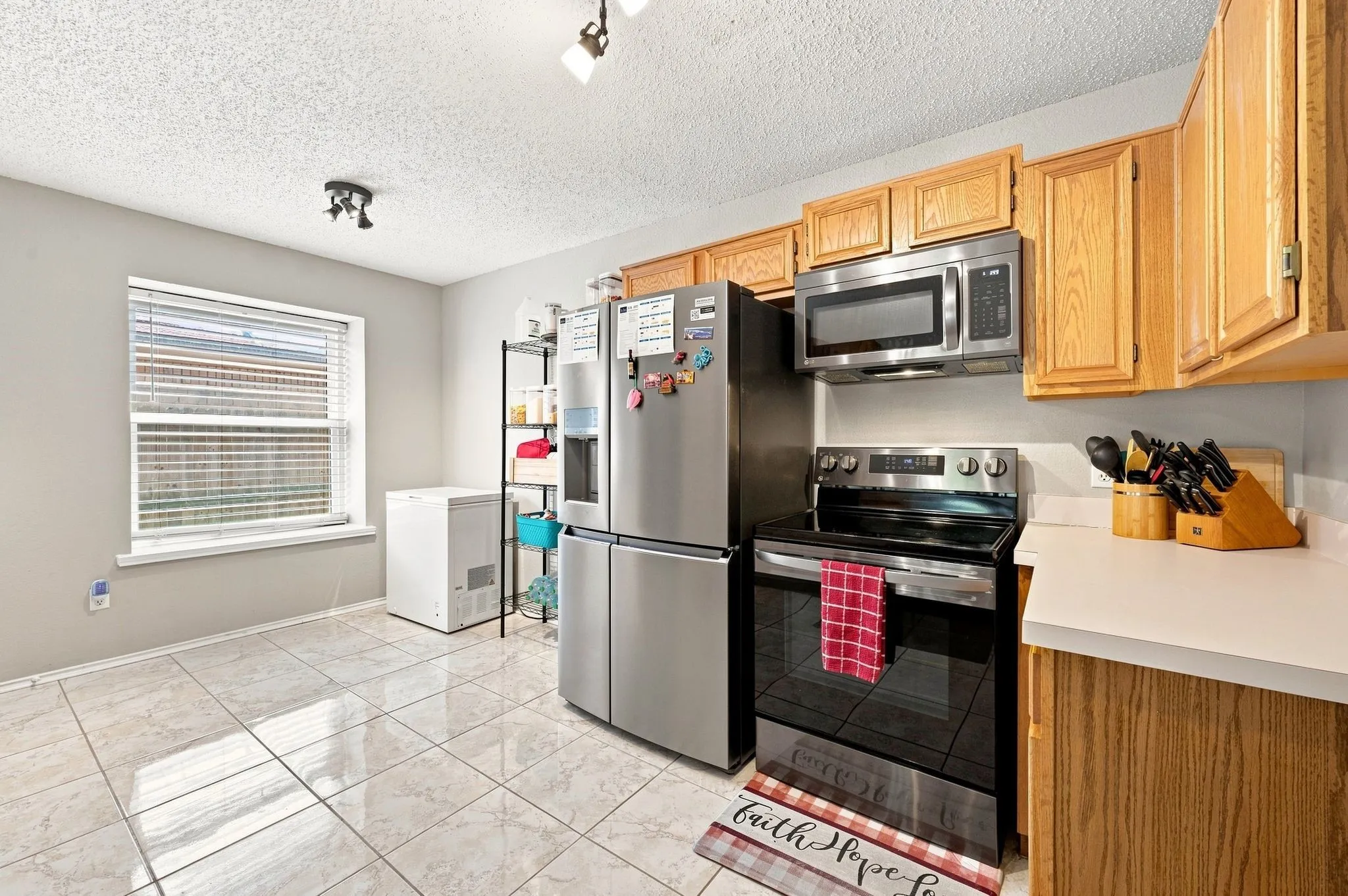 Single Family Residence For Sale in Dallas County , 3129 Walingford Drive, Grand Prairie, Texas 75052, 3 Bedroom, 2 Bathroom, 2 Garage spaces, 1,441 Sqft, built in 1995, mls#21380828, Real Estate Agent in Grand Prairie, Homes For Sale in Dallas county, Homes For Sale in Grand Prairie, Realtor in Grand Prairie Texas, Real Estate Brokerage Independent Realty Texas, Luminita Cordes Realtor
