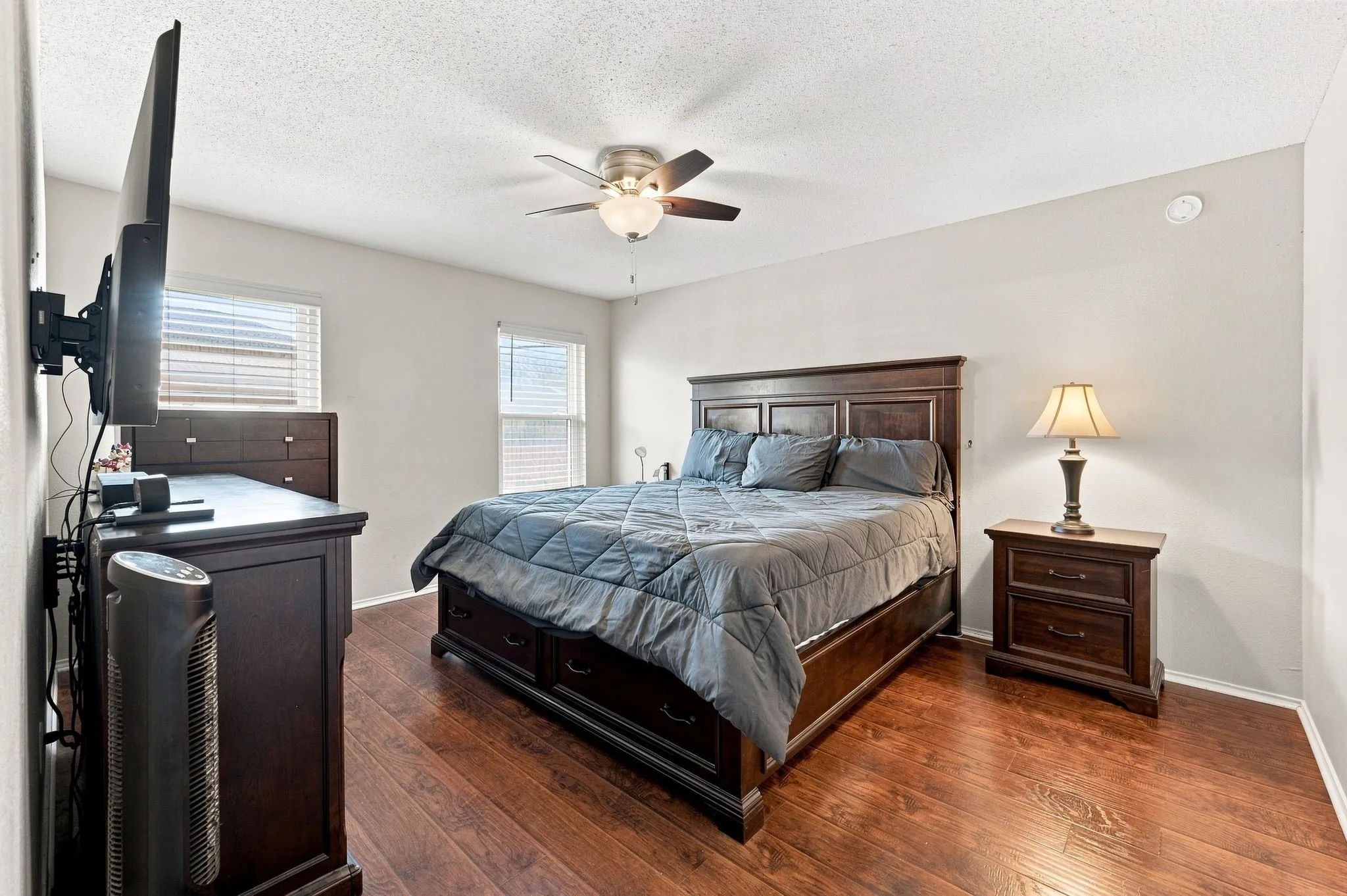 Single Family Residence For Sale in Dallas County , 3129 Walingford Drive, Grand Prairie, Texas 75052, 3 Bedroom, 2 Bathroom, 2 Garage spaces, 1,441 Sqft, built in 1995, mls#21380828, Real Estate Agent in Grand Prairie, Homes For Sale in Dallas county, Homes For Sale in Grand Prairie, Realtor in Grand Prairie Texas, Real Estate Brokerage Independent Realty Texas, Luminita Cordes Realtor