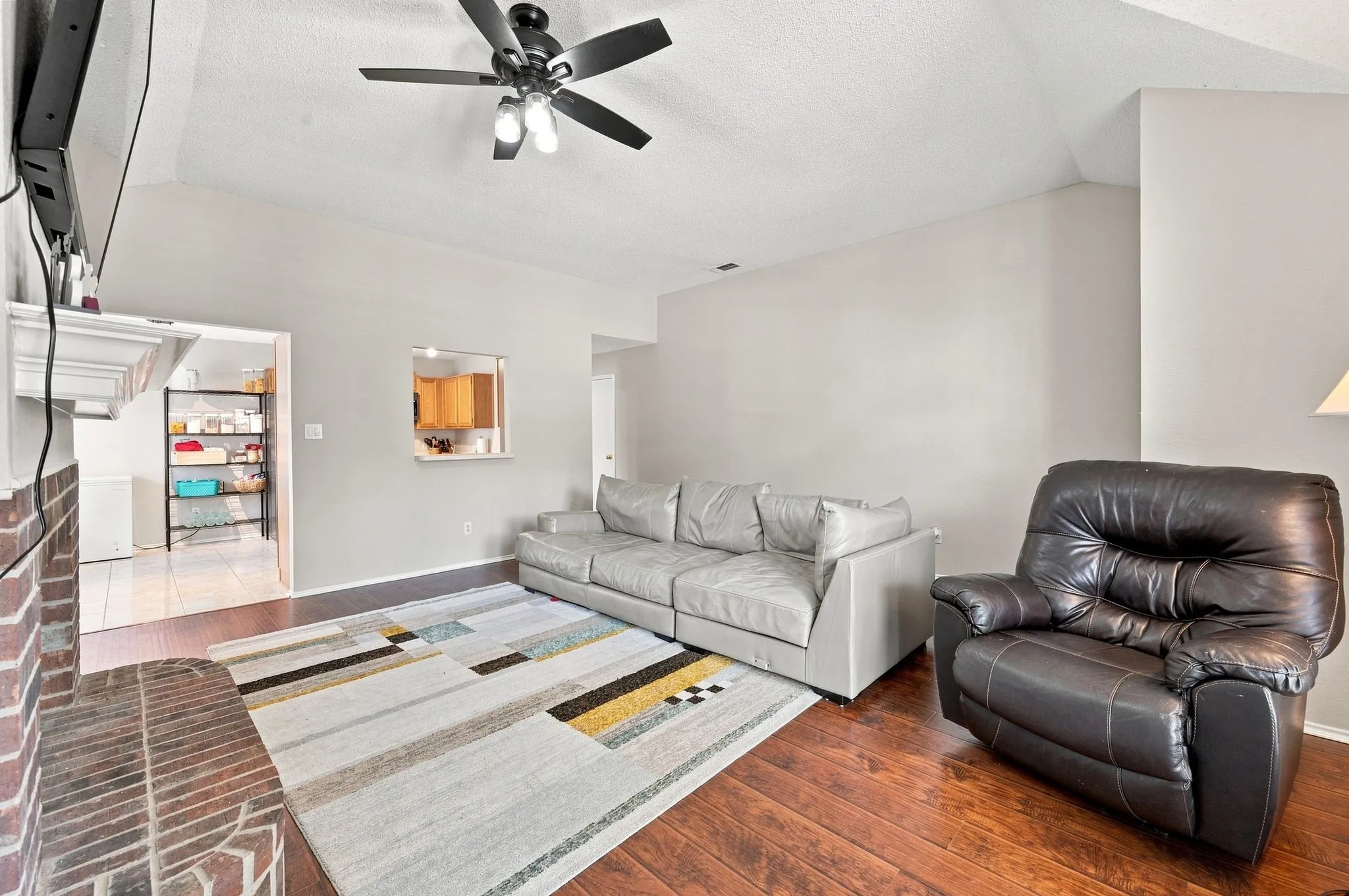 Single Family Residence For Sale in Dallas County , 3129 Walingford Drive, Grand Prairie, Texas 75052, 3 Bedroom, 2 Bathroom, 2 Garage spaces, 1,441 Sqft, built in 1995, mls#21380828, Real Estate Agent in Grand Prairie, Homes For Sale in Dallas county, Homes For Sale in Grand Prairie, Realtor in Grand Prairie Texas, Real Estate Brokerage Independent Realty Texas, Luminita Cordes Realtor