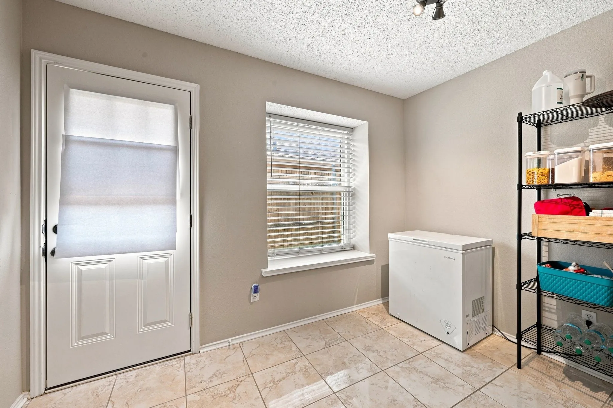 Single Family Residence For Sale in Dallas County , 3129 Walingford Drive, Grand Prairie, Texas 75052, 3 Bedroom, 2 Bathroom, 2 Garage spaces, 1,441 Sqft, built in 1995, mls#21380828, Real Estate Agent in Grand Prairie, Homes For Sale in Dallas county, Homes For Sale in Grand Prairie, Realtor in Grand Prairie Texas, Real Estate Brokerage Independent Realty Texas, Luminita Cordes Realtor