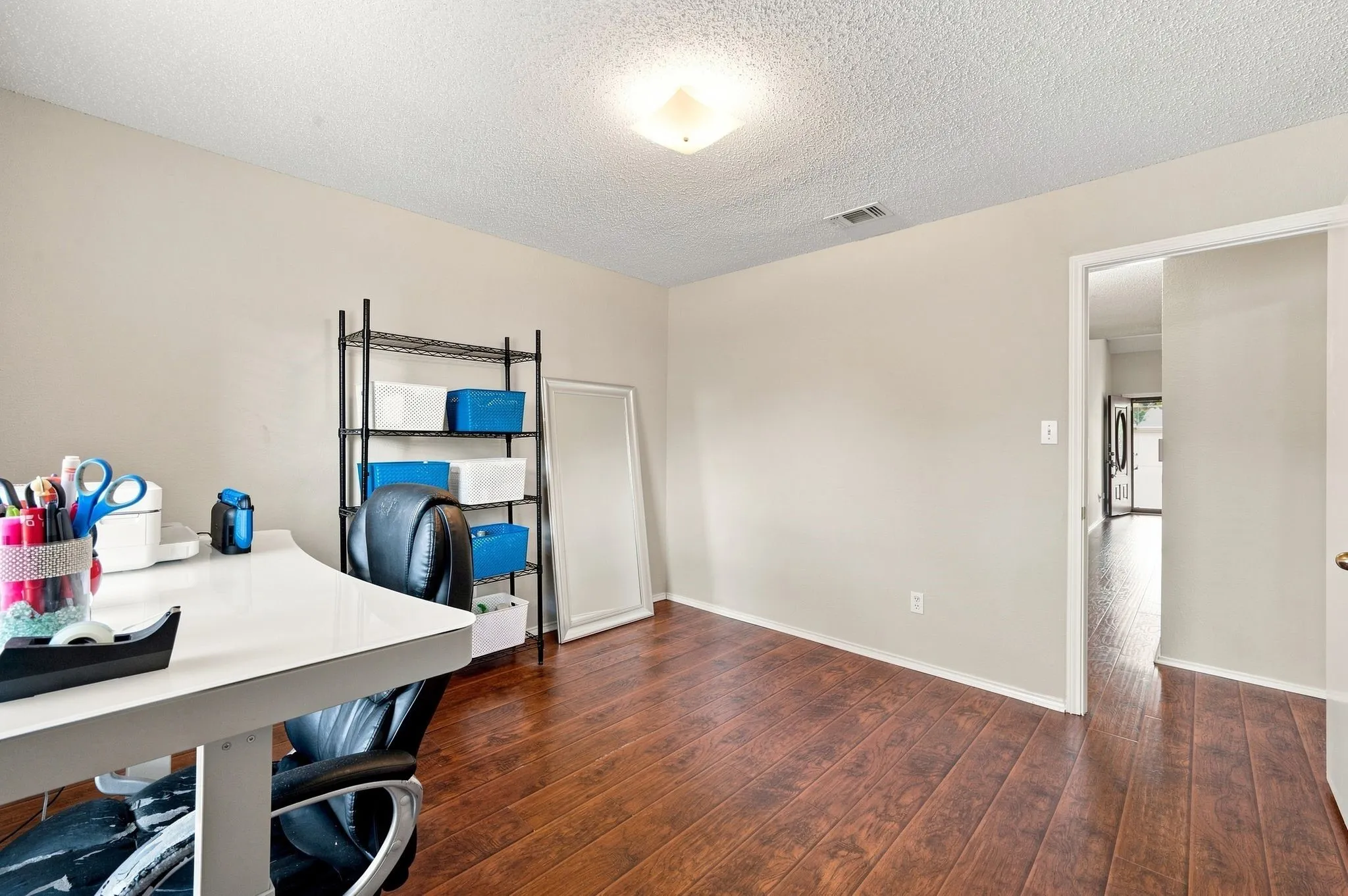 Single Family Residence For Sale in Dallas County , 3129 Walingford Drive, Grand Prairie, Texas 75052, 3 Bedroom, 2 Bathroom, 2 Garage spaces, 1,441 Sqft, built in 1995, mls#21380828, Real Estate Agent in Grand Prairie, Homes For Sale in Dallas county, Homes For Sale in Grand Prairie, Realtor in Grand Prairie Texas, Real Estate Brokerage Independent Realty Texas, Luminita Cordes Realtor