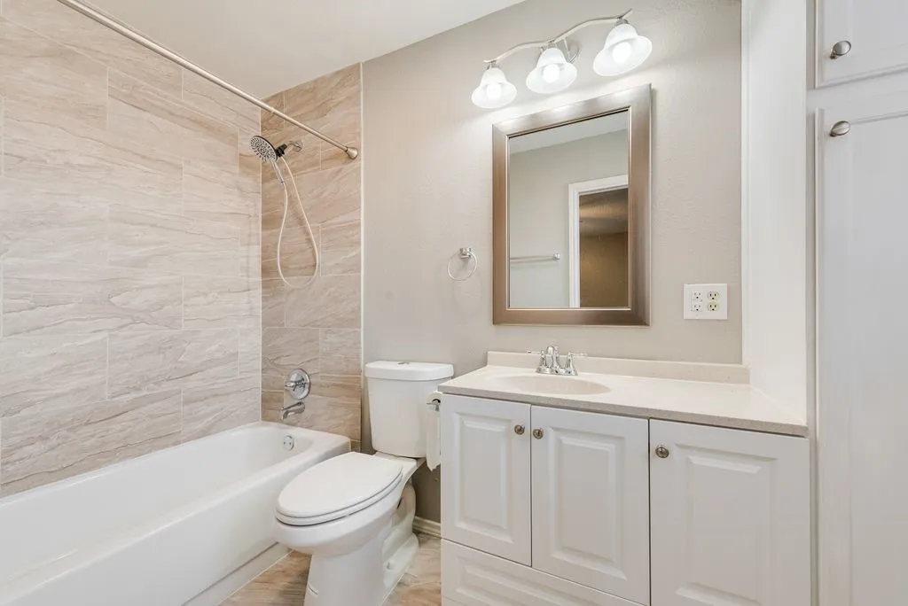 Condominium For Sale in Tarrant County , 905 Cedarland Boulevard, Arlington, Texas 76011, 2 Bedroom, 2 Bathroom, Garage spaces, 1,046 Sqft, built in 1983, mls#21381396, Real Estate Agent in Arlington, Homes For Sale in Tarrant county, Homes For Sale in Arlington, Realtor in Arlington Texas, Real Estate Brokerage Independent Realty Texas, Luminita Cordes Realtor